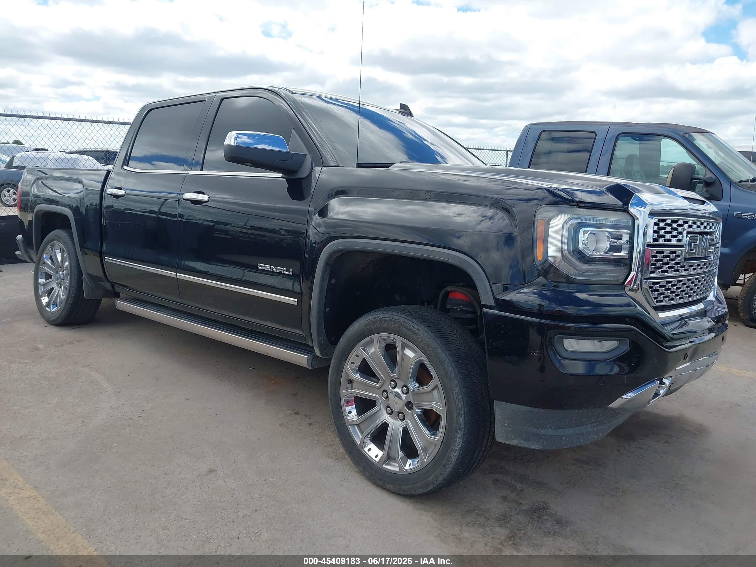 2018 GMC Sierra 1500 Denali, VIN 3GTU2PEJ3JG597177 — Rear end