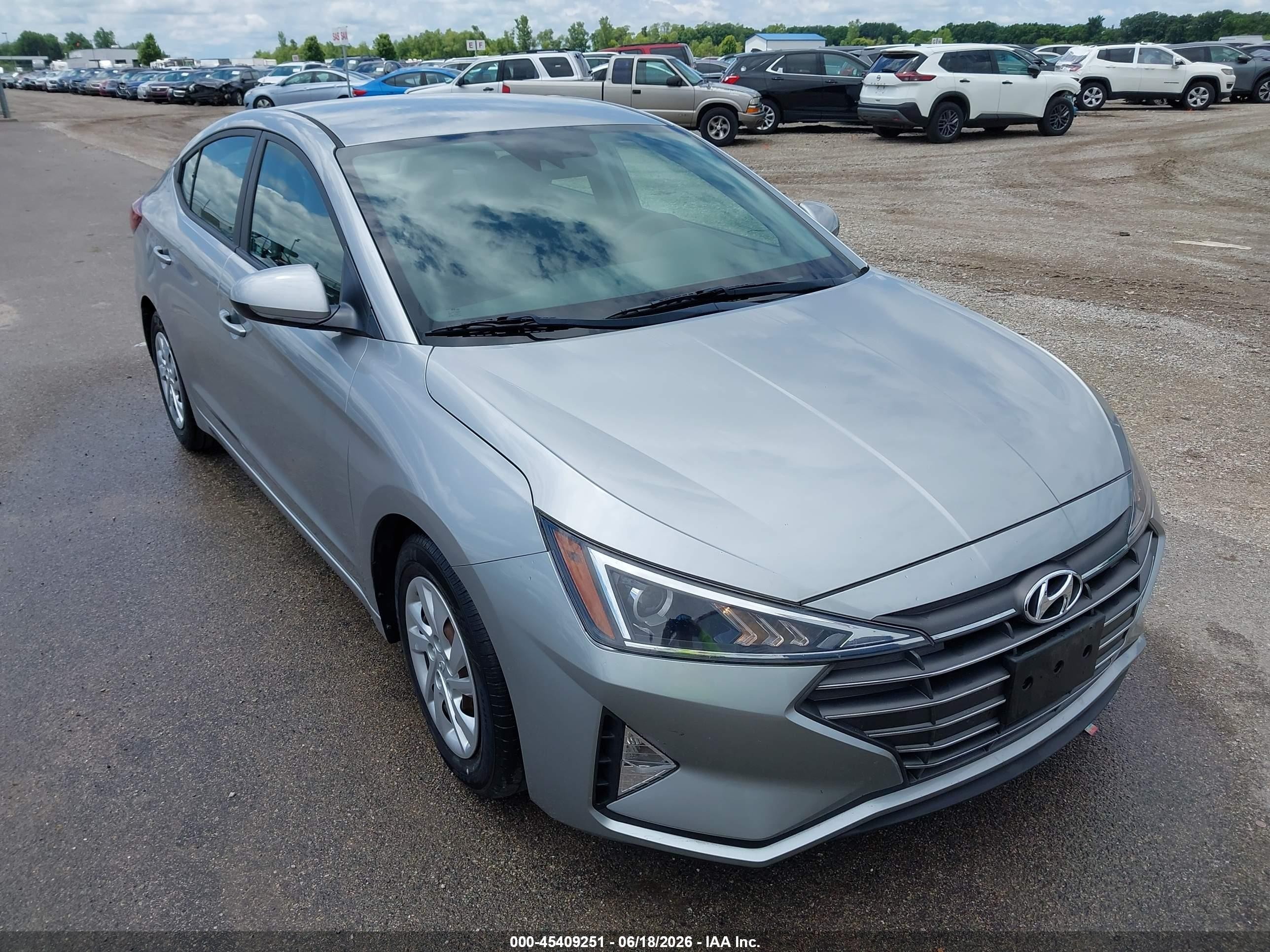 2020 Hyundai Elantra SE, VIN 5NPD74LF8LH612202 — Крыша