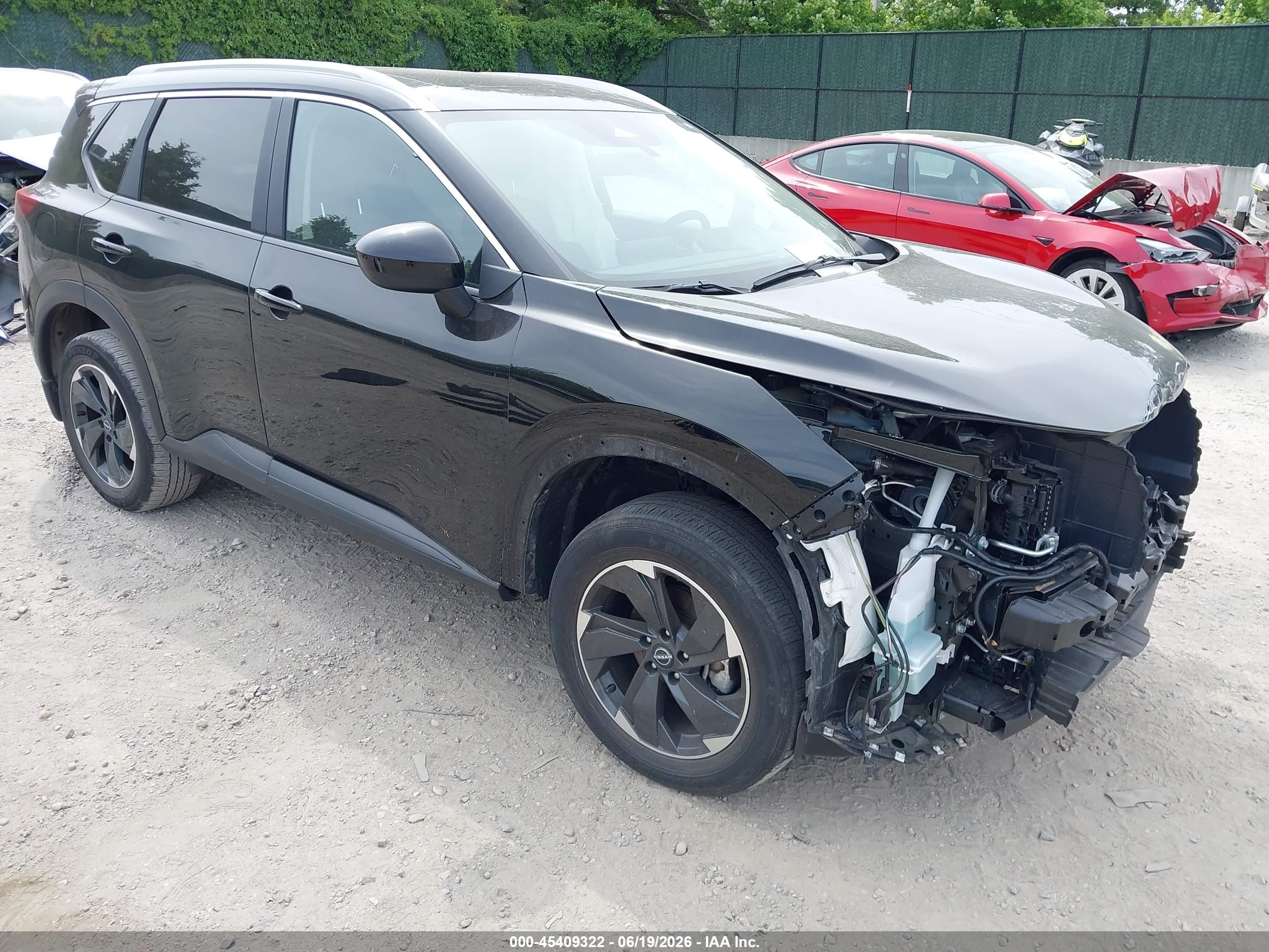 2025 Nissan Rogue SV, VIN JN8BT3BBXSW152968 — Front end