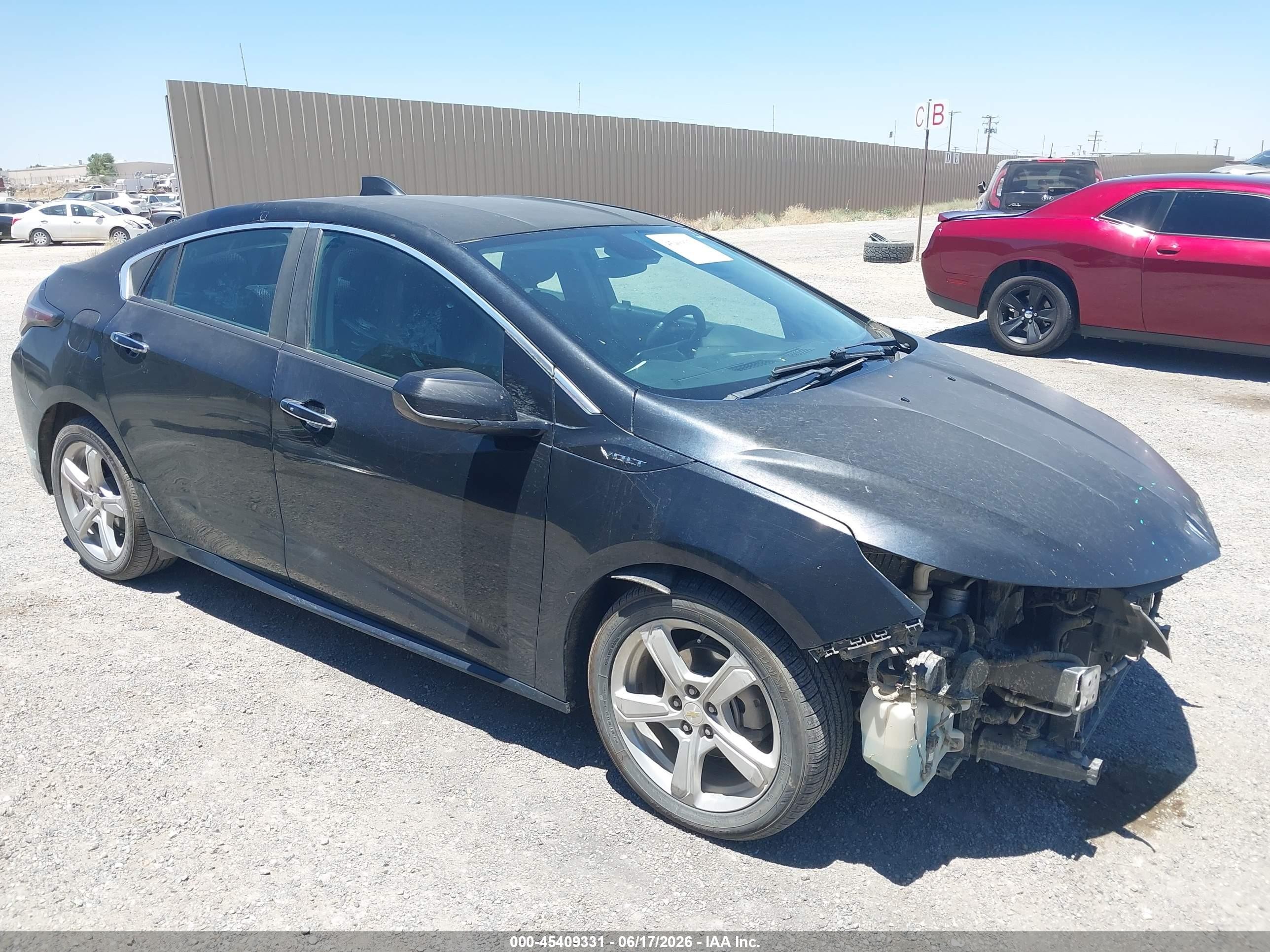 2017 Chevrolet Volt LT, VIN 1G1RC6S54HU103848 — Front end