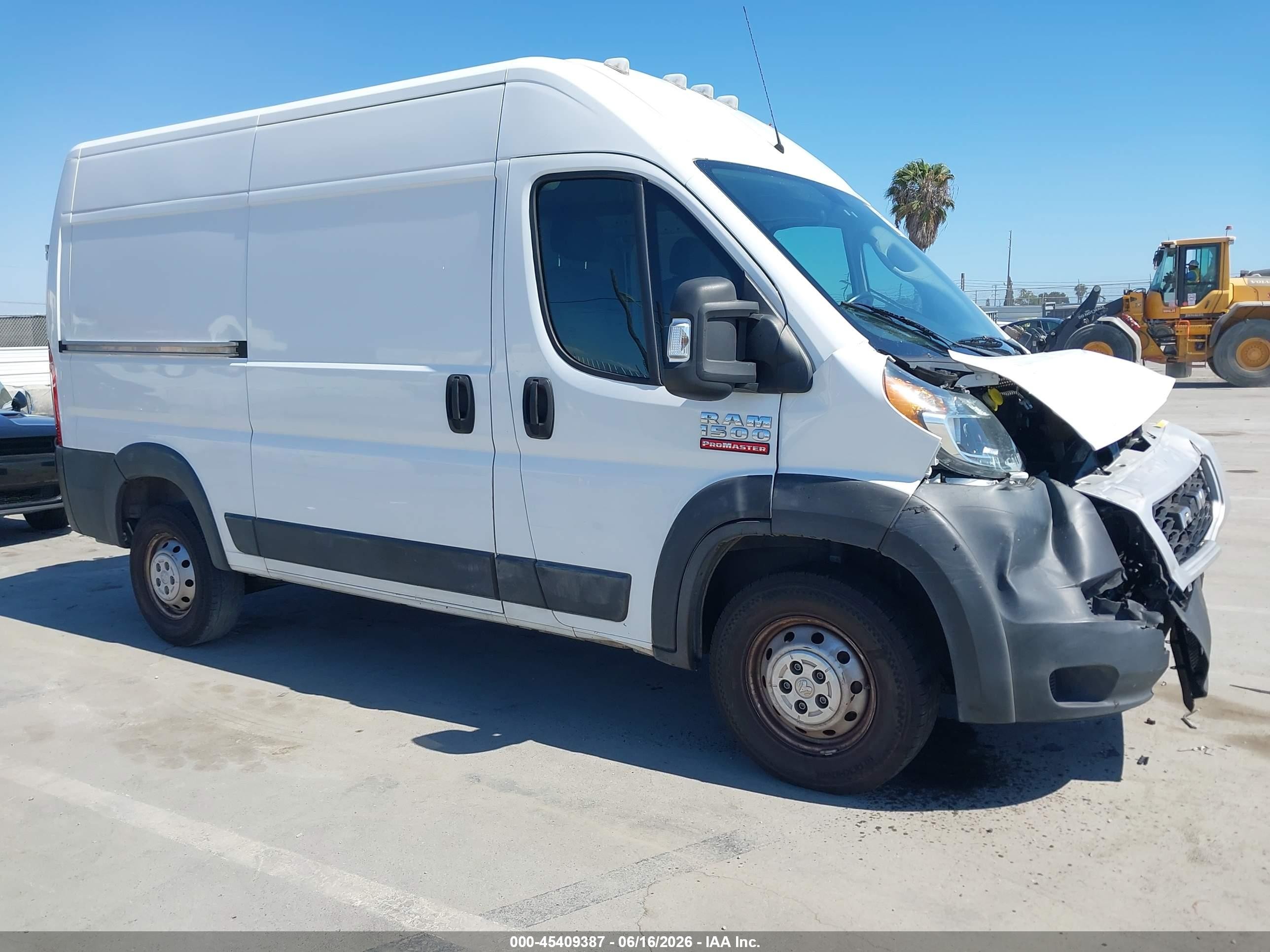 2021 Ram ProMaster Cargo, VIN 3C6LRVBG0ME515921 — Front end