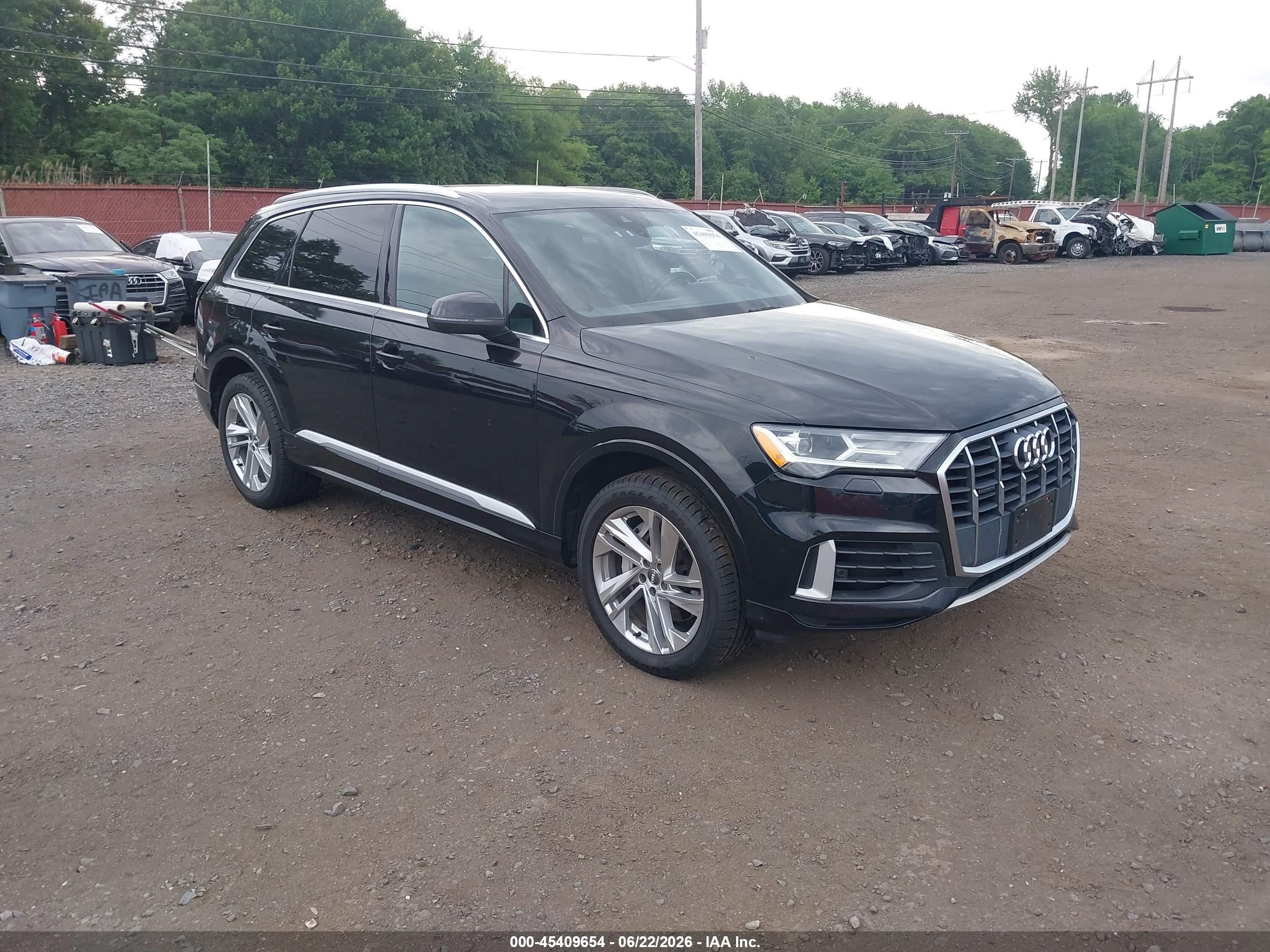 2020 Audi Q7 Premium, VIN WA1AXAF74LD010354 — Зад