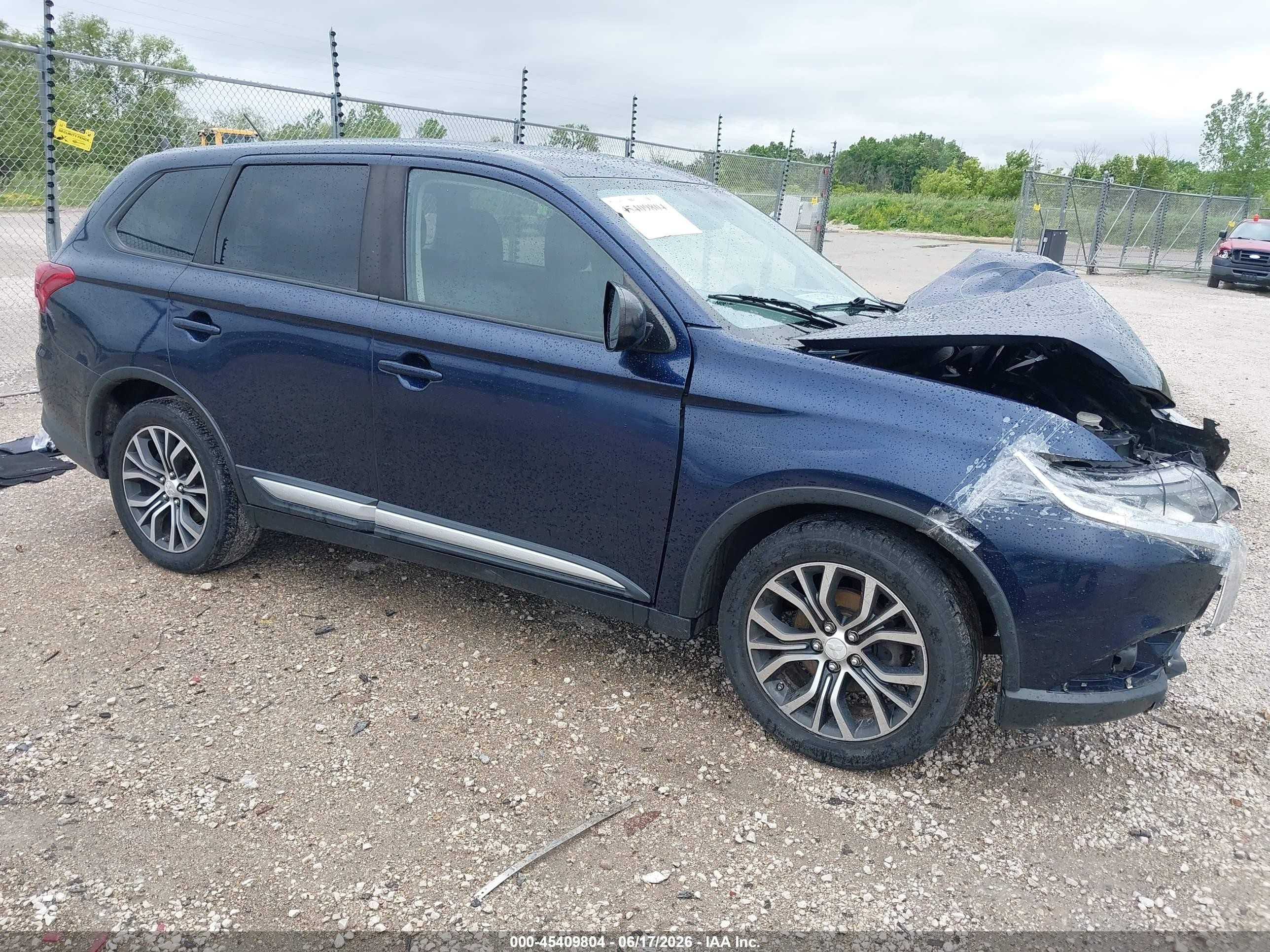 2016 Mitsubishi Outlander ES, VIN JA4AD2A31GZ034588 — Front end