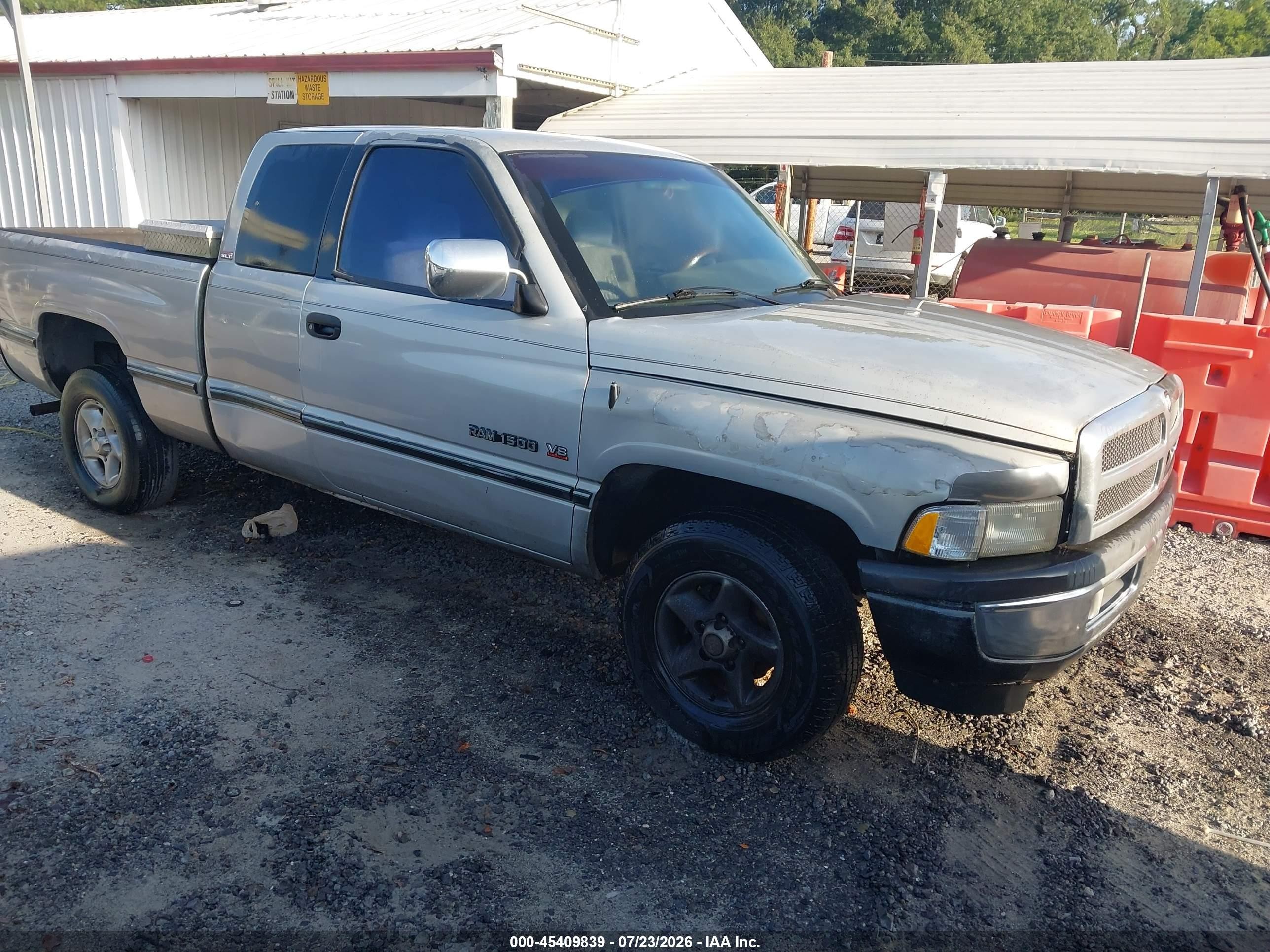 1997 Dodge 1500, VIN 3B7HC13Y7VG834366 — Side