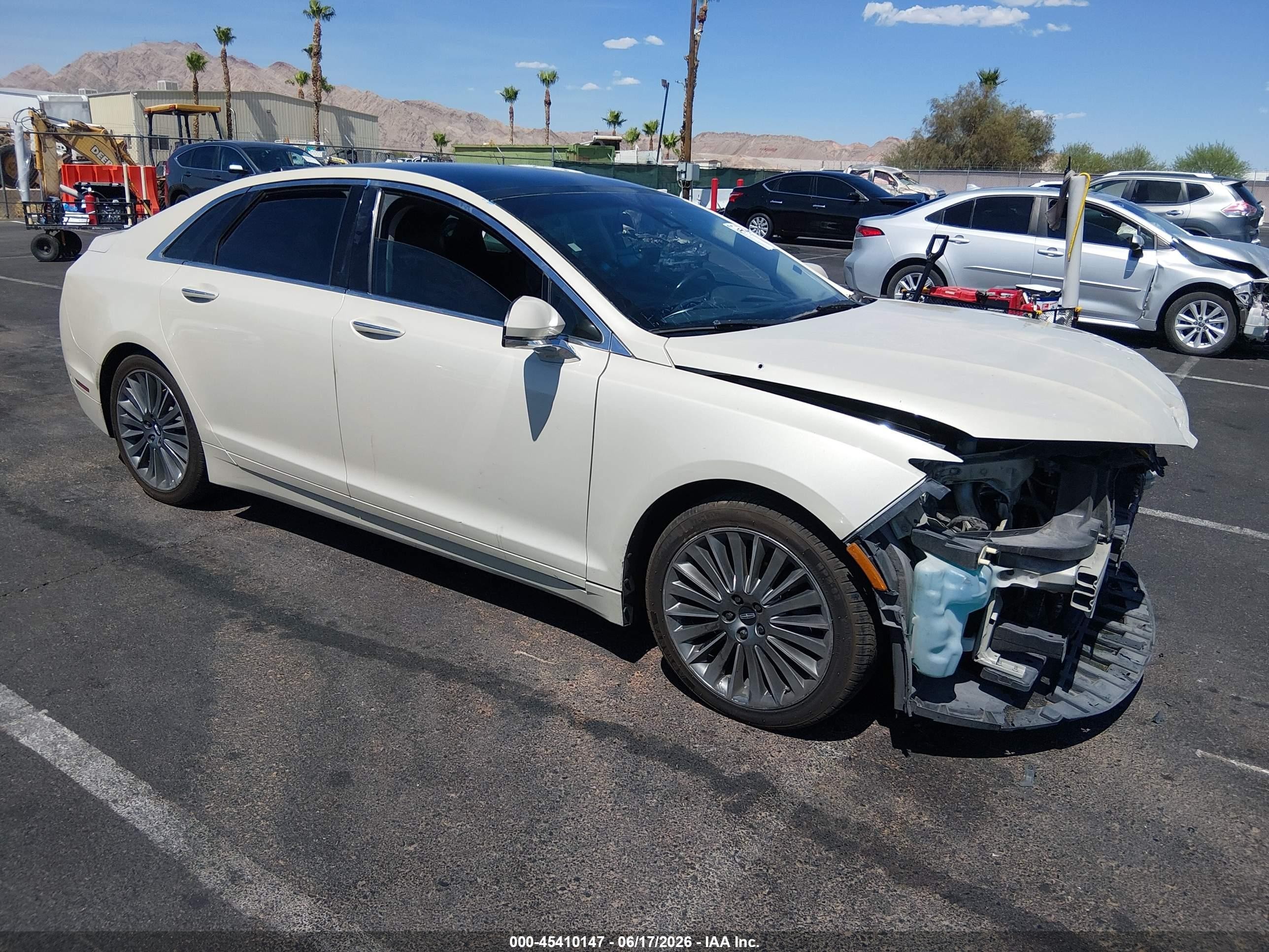 2014 Lincoln MKZ Hybrid, VIN 3LN6L2LU8ER816534 — Front end