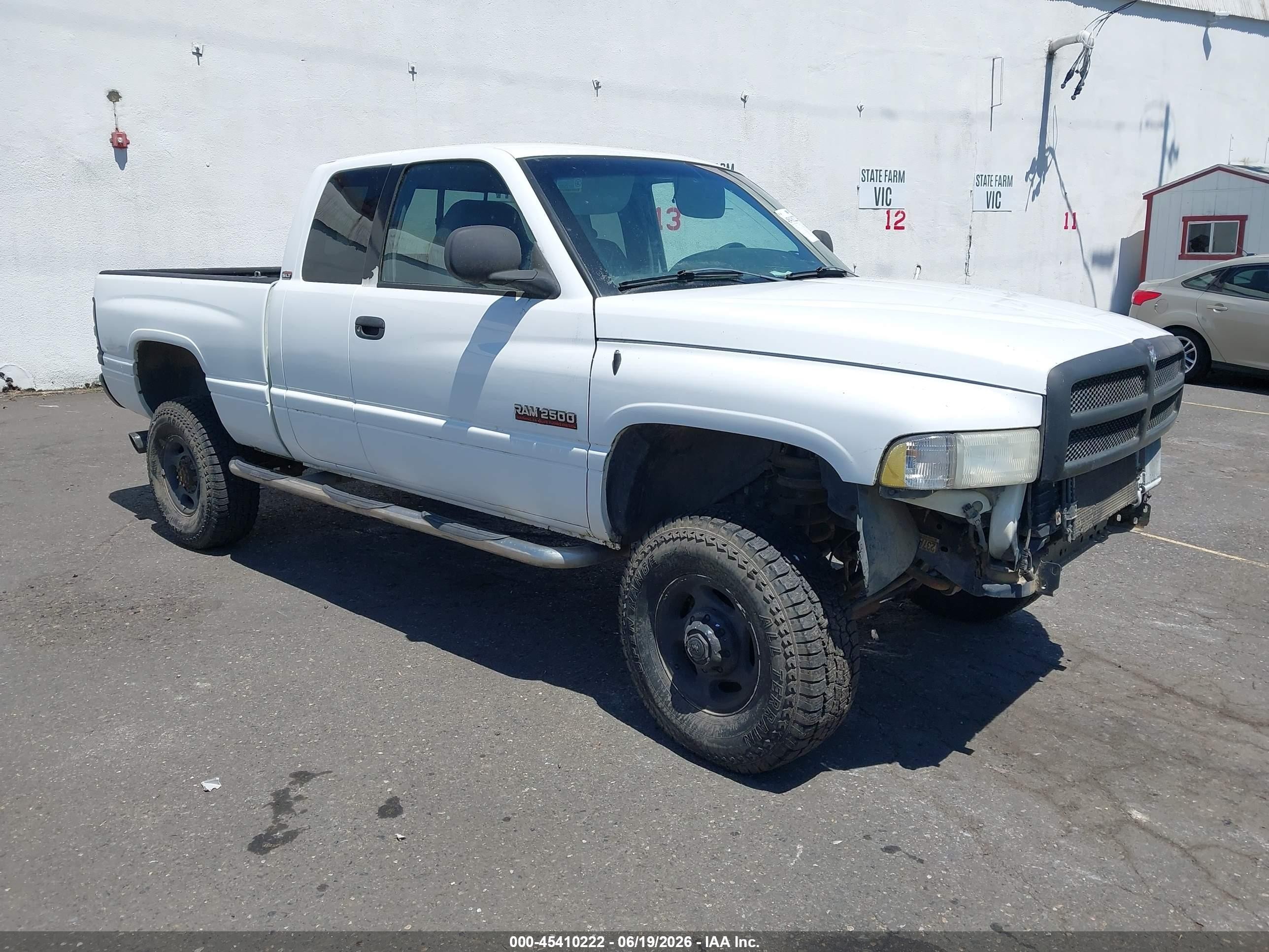 2001 Dodge 2500, VIN 1B7KF236X1J524996 — Normal wear