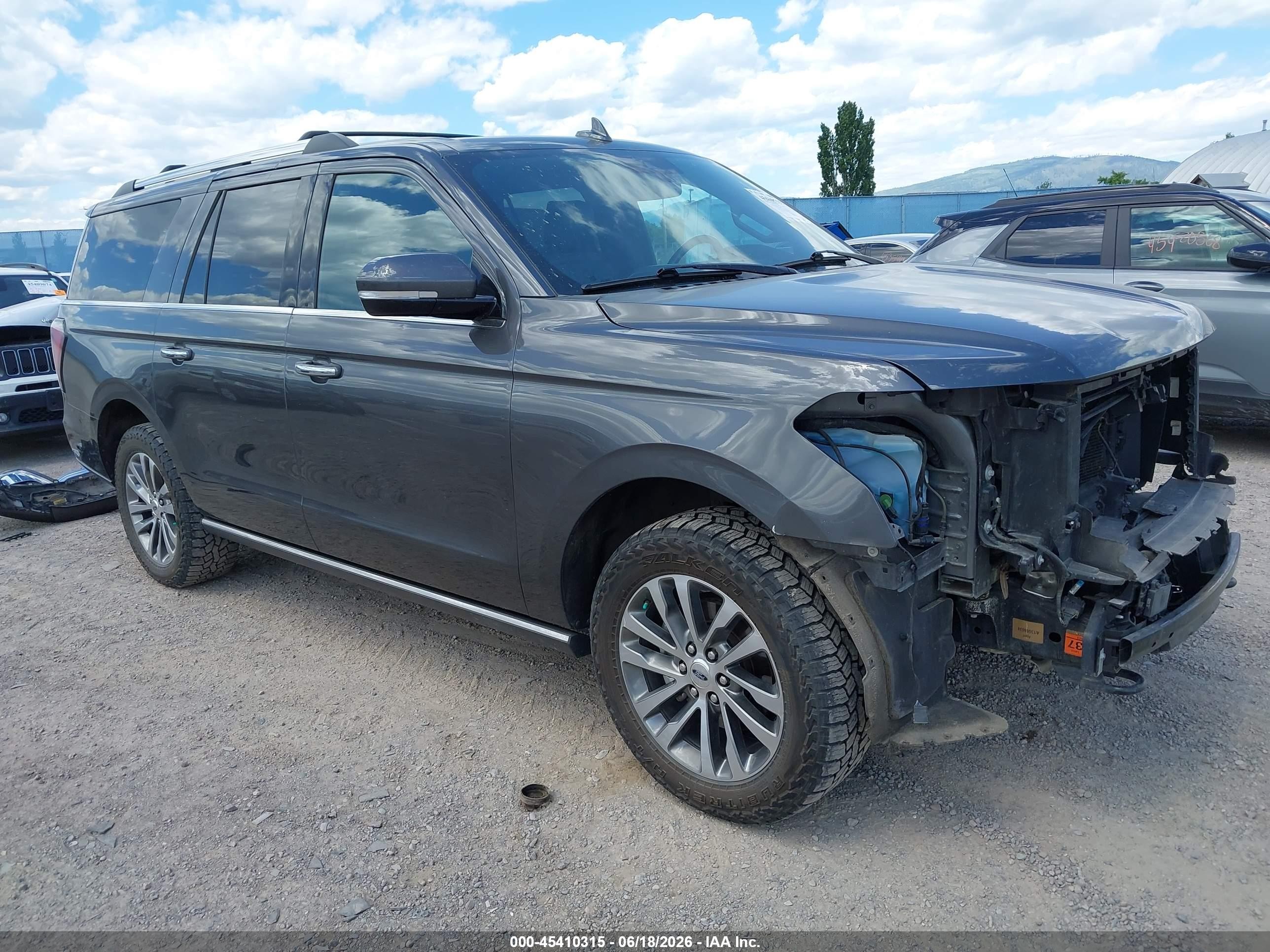 2018 Ford Expedition Max Limited, VIN 1FMJK2AT2JEA67671 — Front end