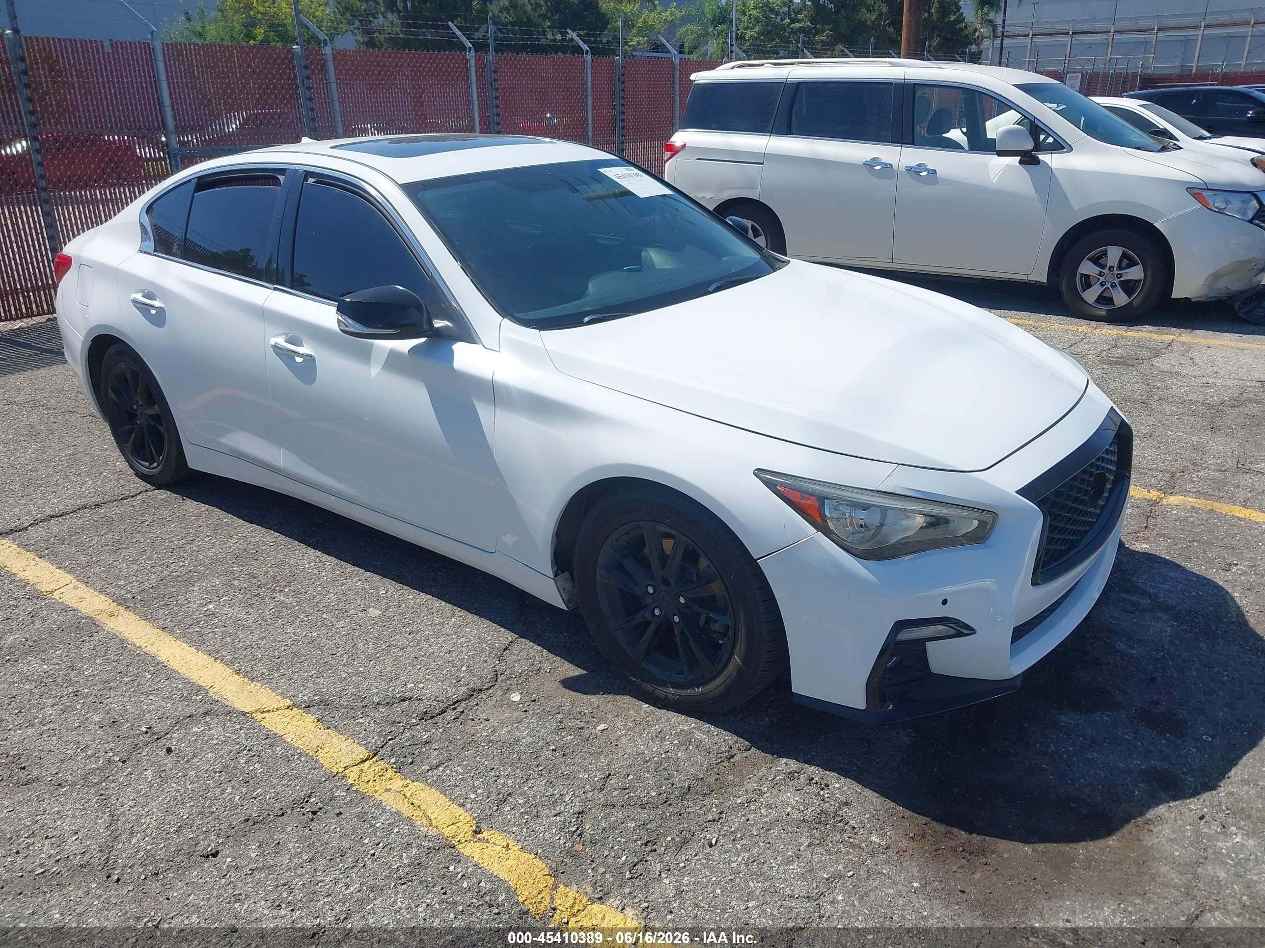 2015 Infiniti Q50 Hybrid Premium, VIN JN1AV7AP5FM790734 — Front end