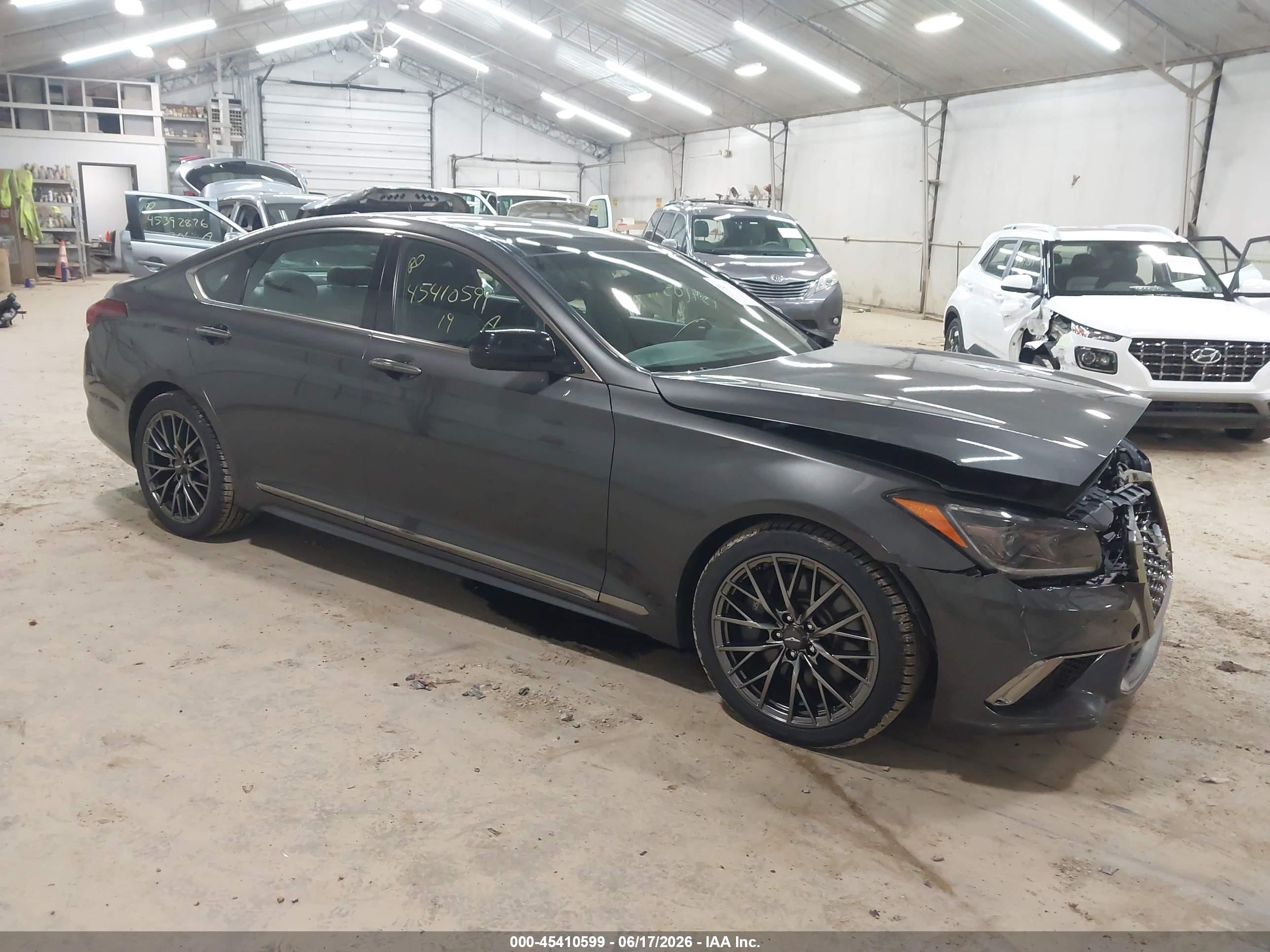2019 Genesis G80 Sport, VIN KMTFN4JB4KU322849 — Front end