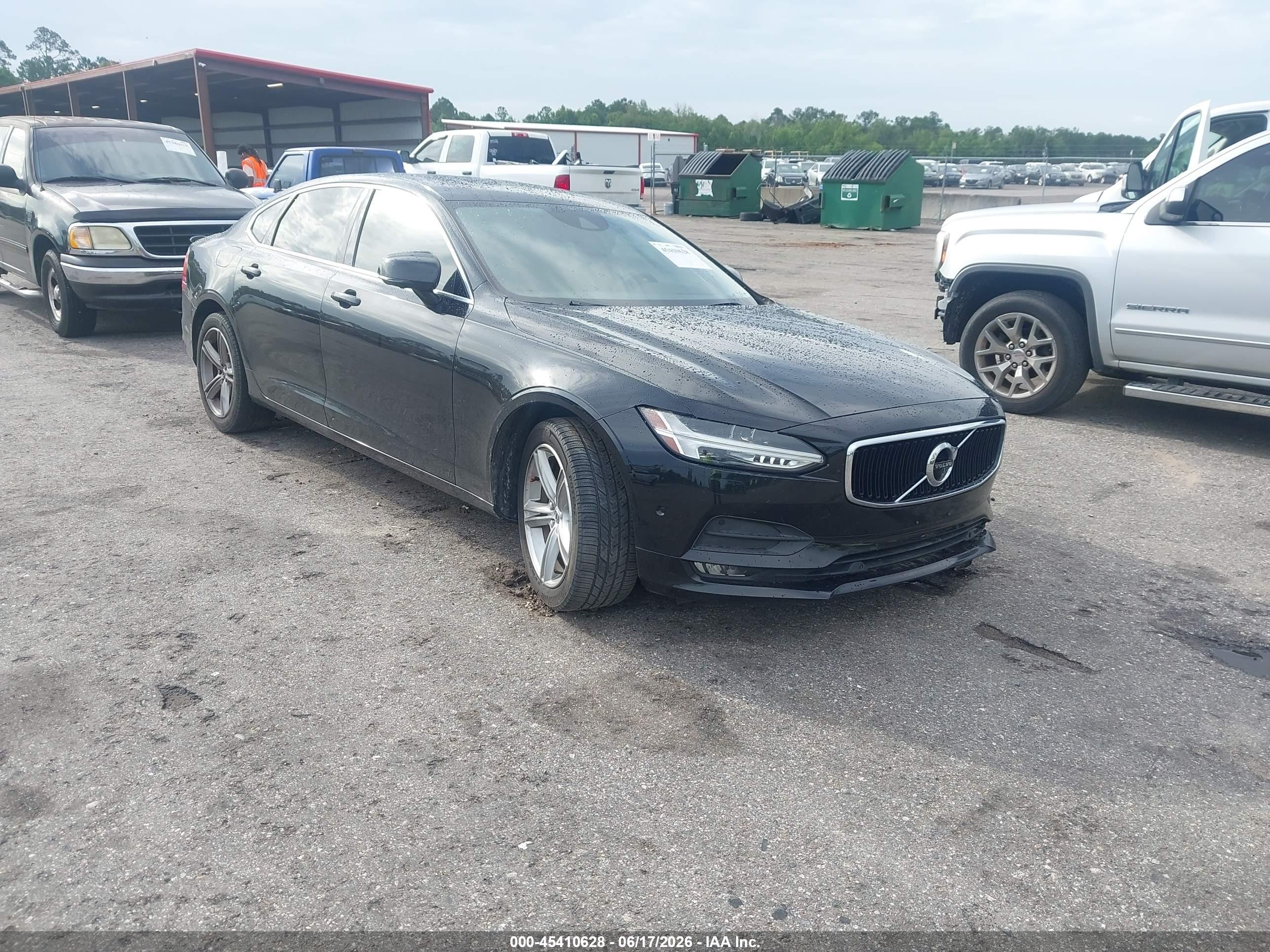2018 Volvo S90 Momentum, VIN LVY982MKXJP028817 — Front end