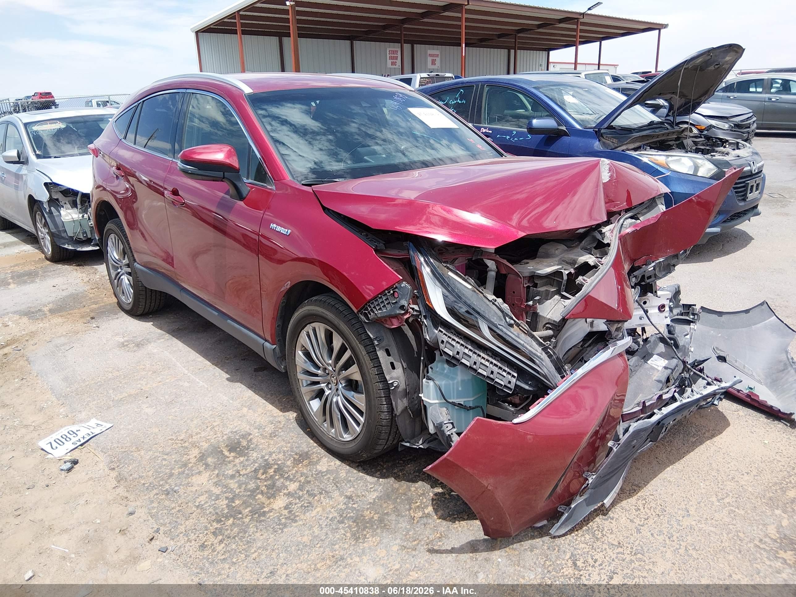 2021 Toyota Venza Limited, VIN JTEAAAAH5MJ067569 — Front end