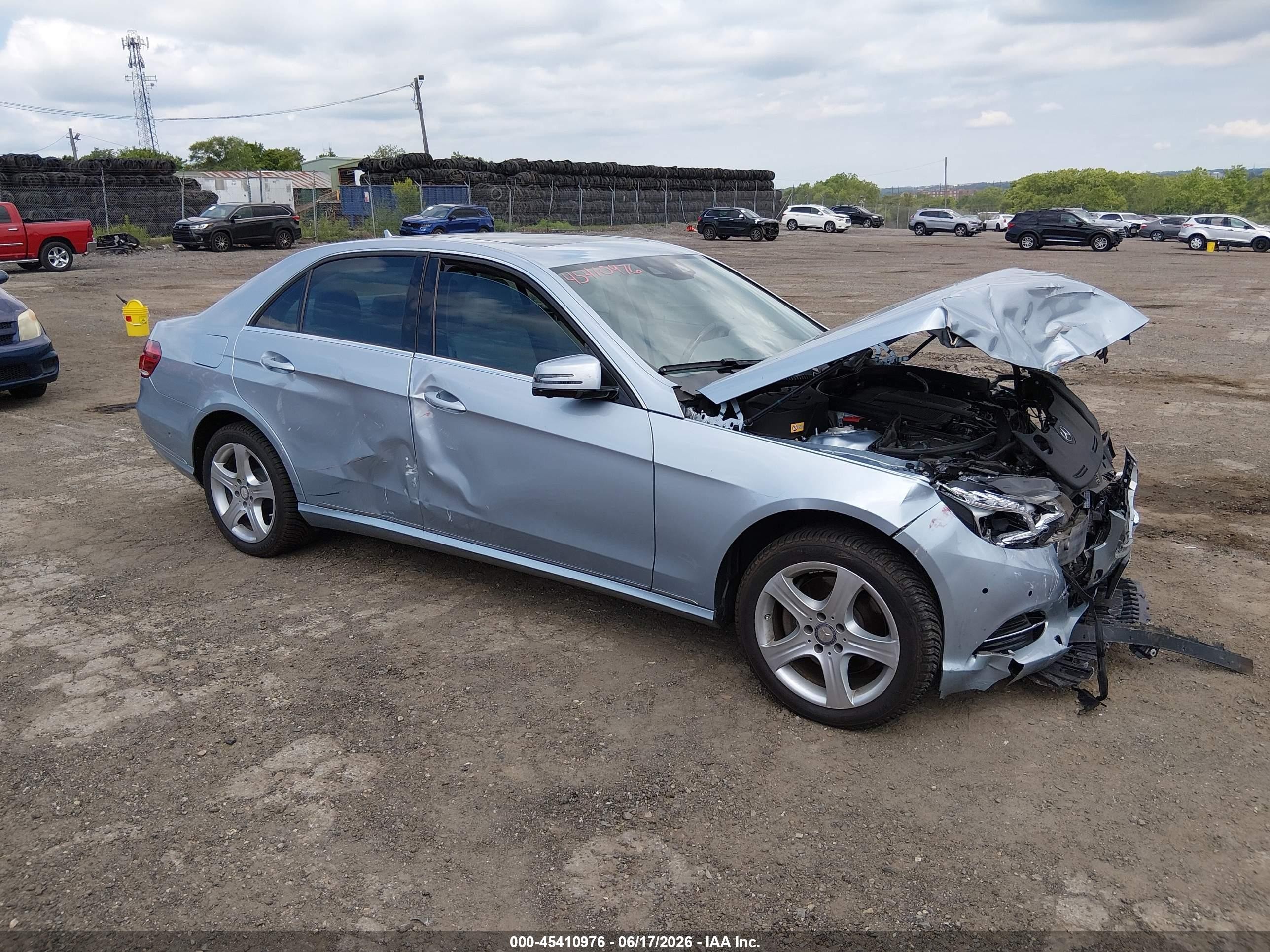 2016 Mercedes-Benz E 350 Sport, VIN WDDHF8JB2GB166945 — Front end