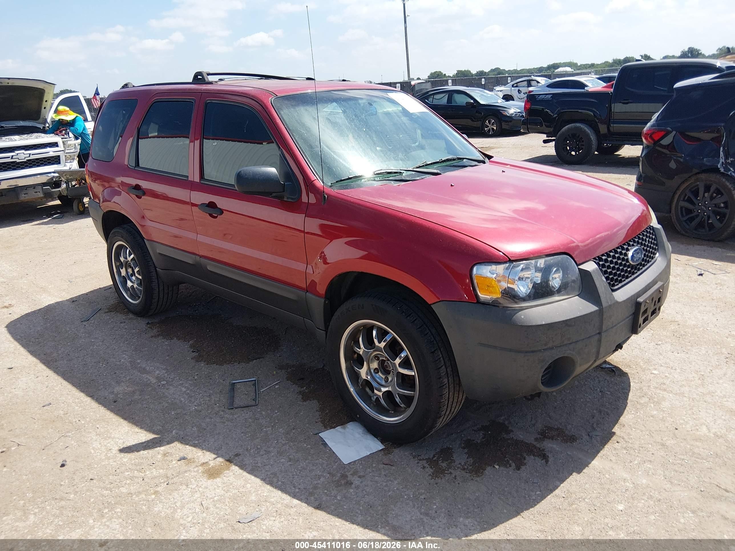 2007 Ford Escape XLS, VIN 1FMYU02Z57KA02971 — All over
