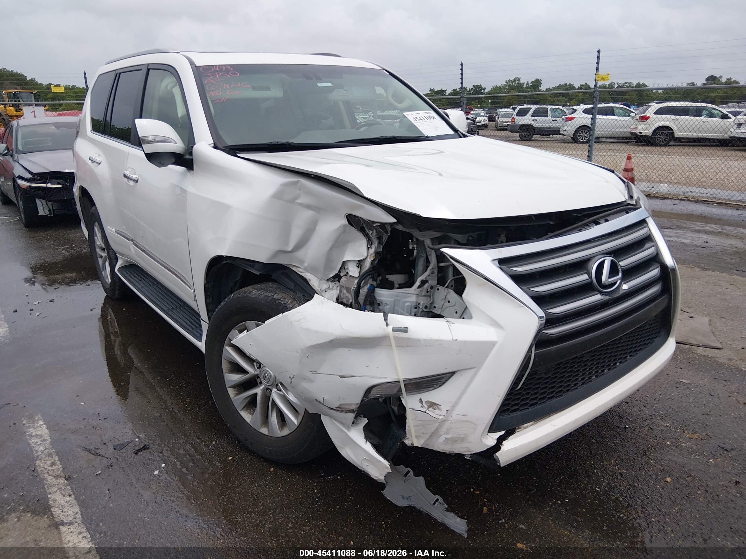 2016 Lexus GX 460, VIN JTJBM7FX6G5140493 — Front end