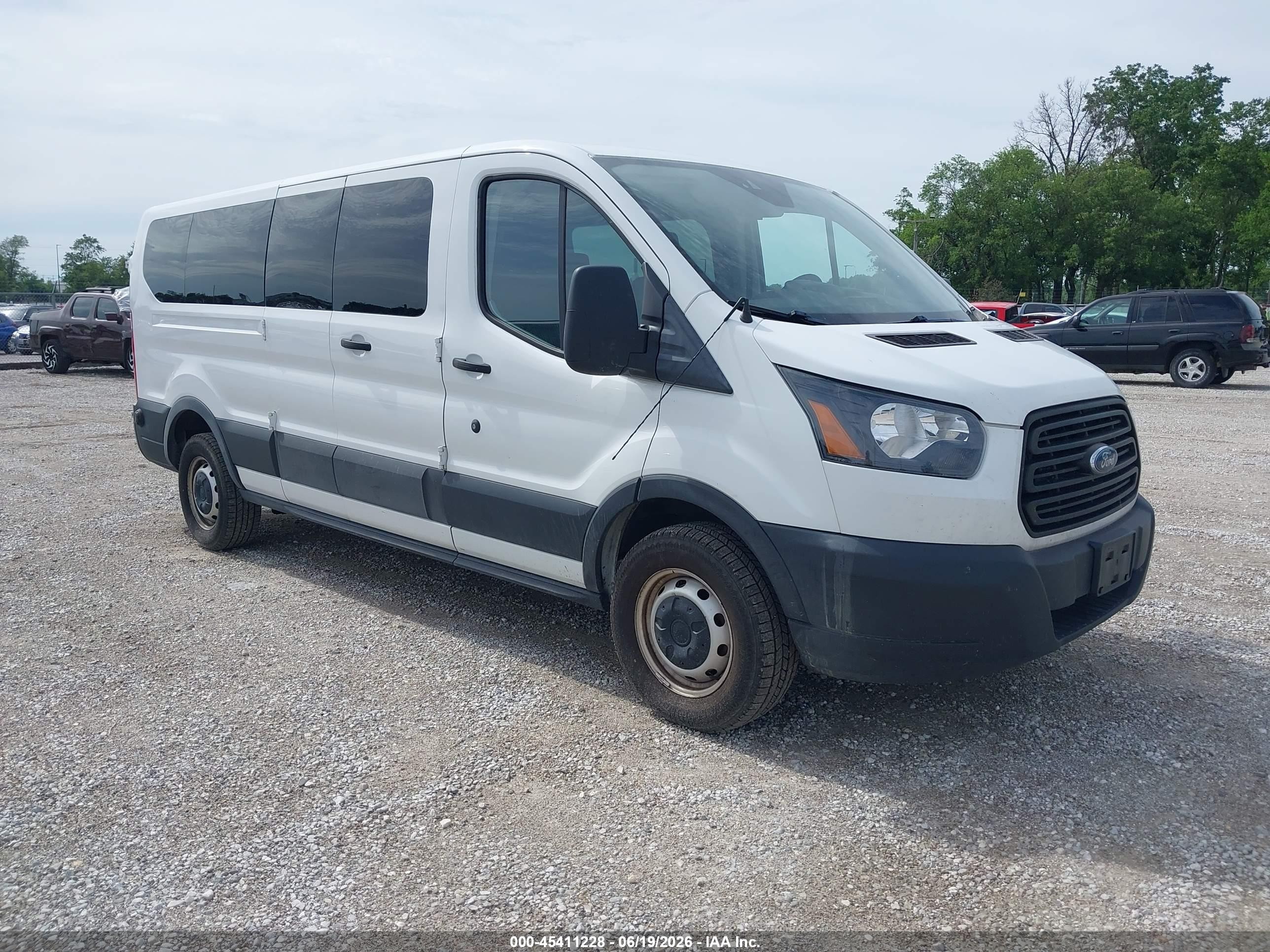 2019 Ford Transit Passenger XLT, VIN 1FBZX2ZM5KKA03055 — Normal wear