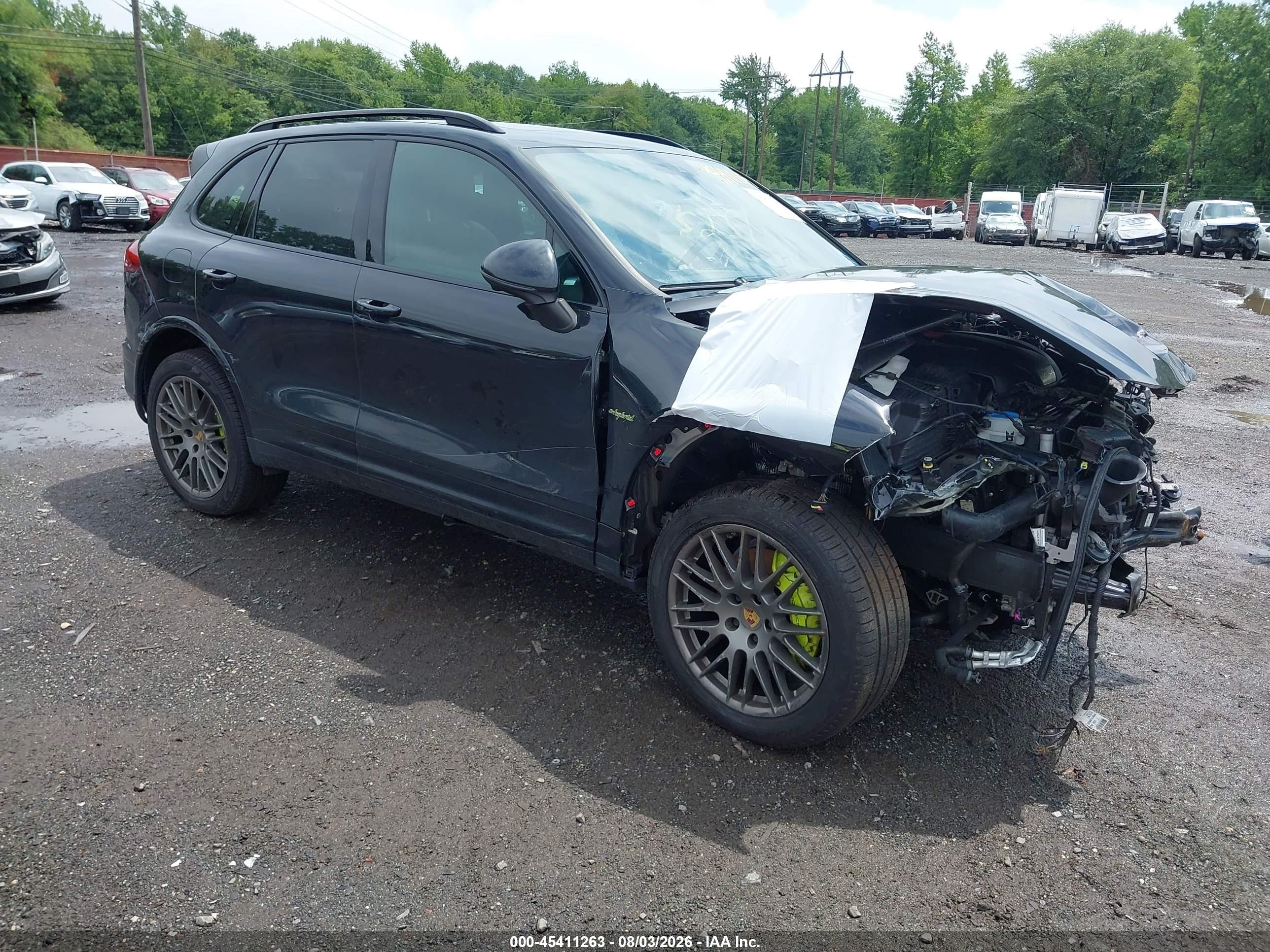 2018 Porsche Cayenne S E-Hybrid, VIN WP1AE2A24JLA72240 — Front end