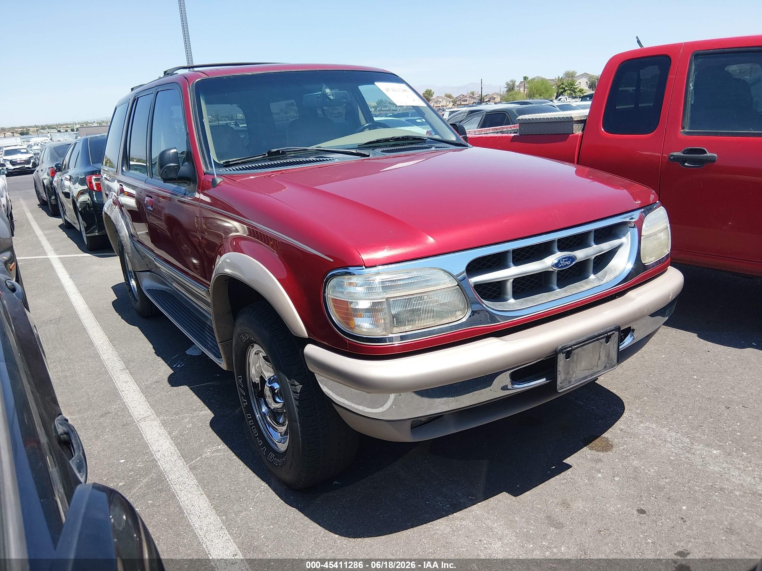 1998 Ford Explorer XL, VIN 1FMZU32E0WUA11650 — Бок