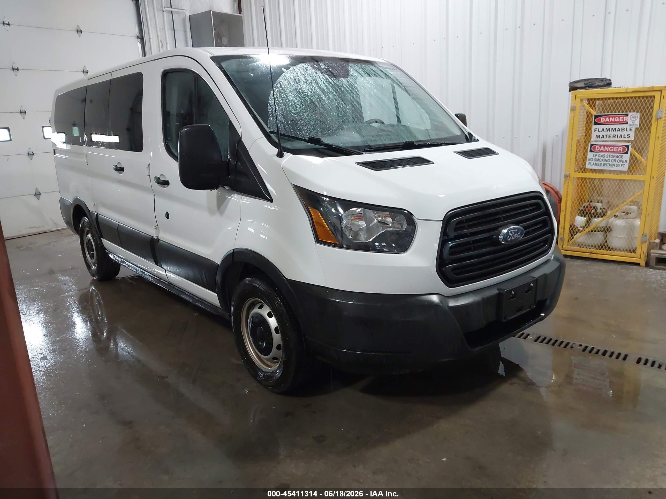 2019 Ford Transit Passenger XL, VIN 1FMZK1ZM5KKB28427 — Side