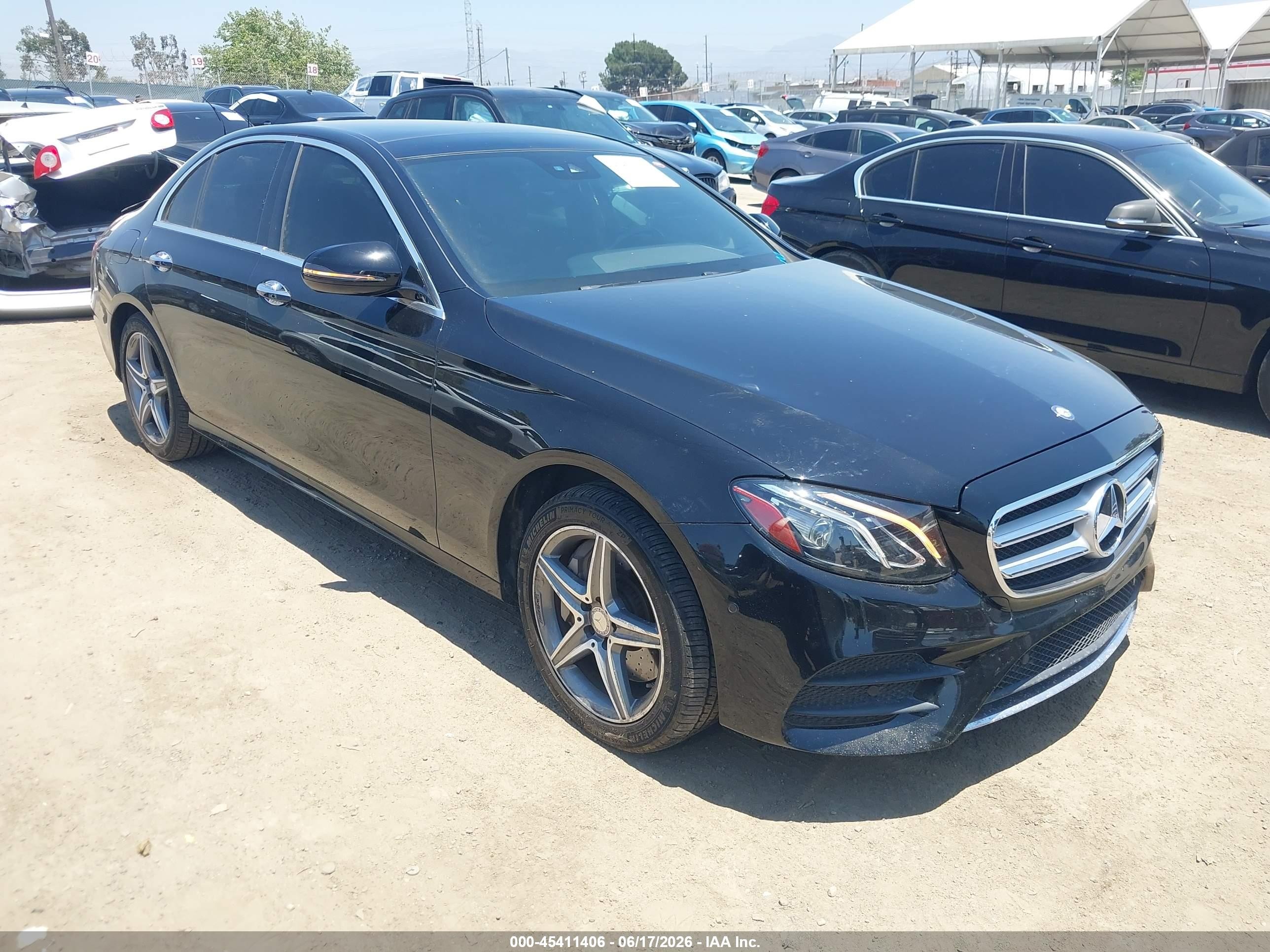 2017 Mercedes-Benz E 300 Luxury, VIN WDDZF4KB7HA112785 — Rear end