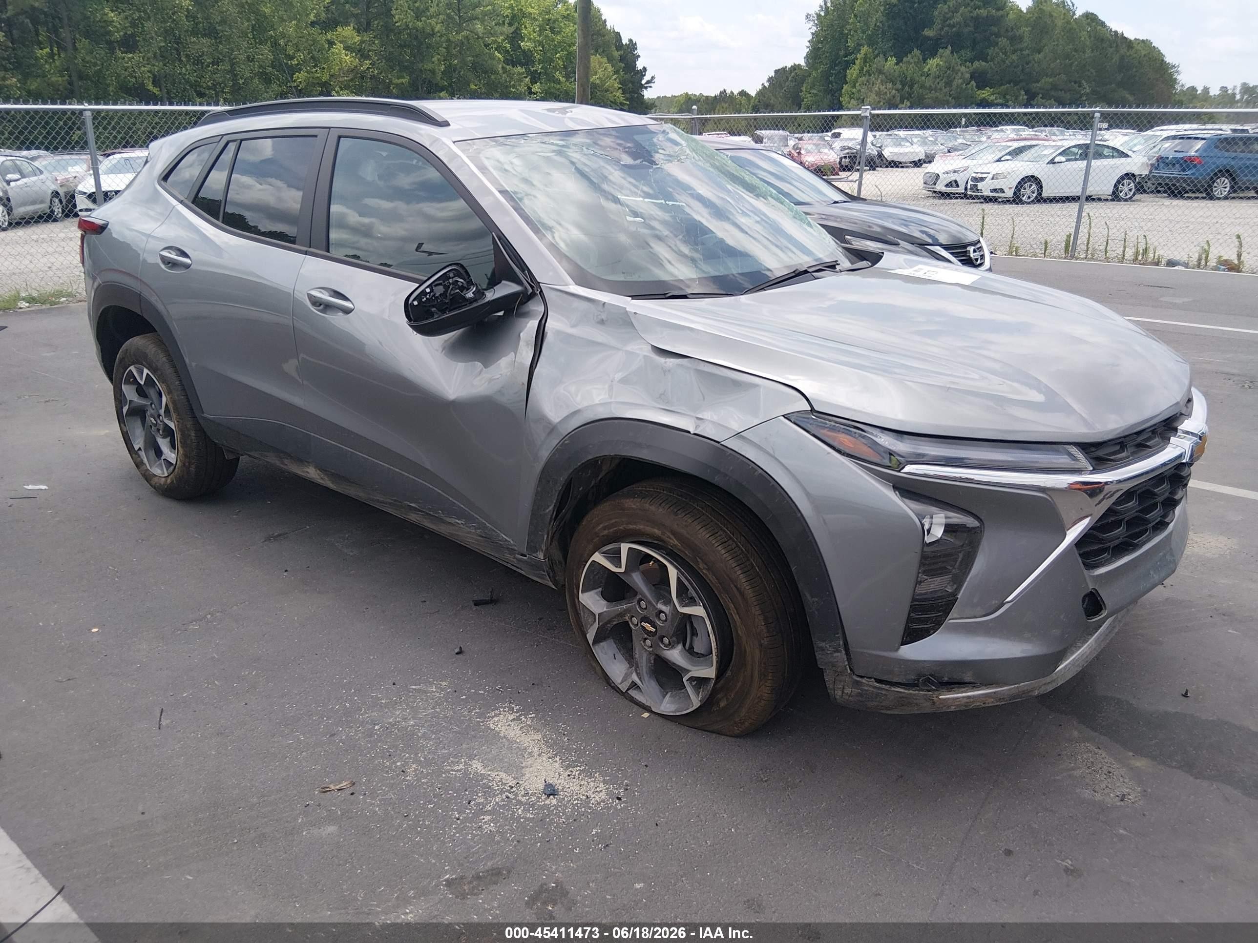 2025 Chevrolet Trax LT, VIN KL77LHEP2SC330747 — Front end