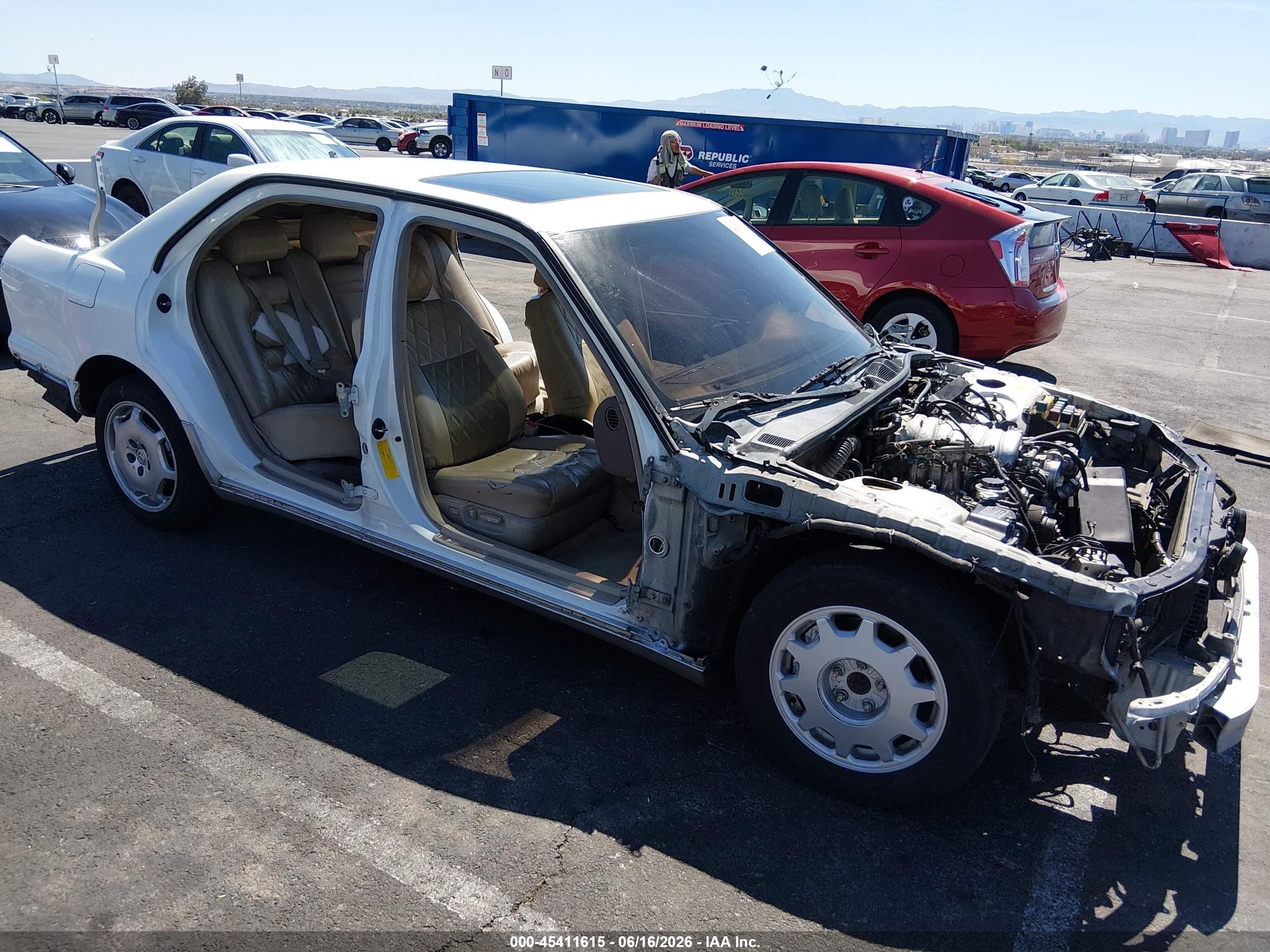 1998 Lexus LS 400, VIN JT8BH28F4W0128478 — Normal wear