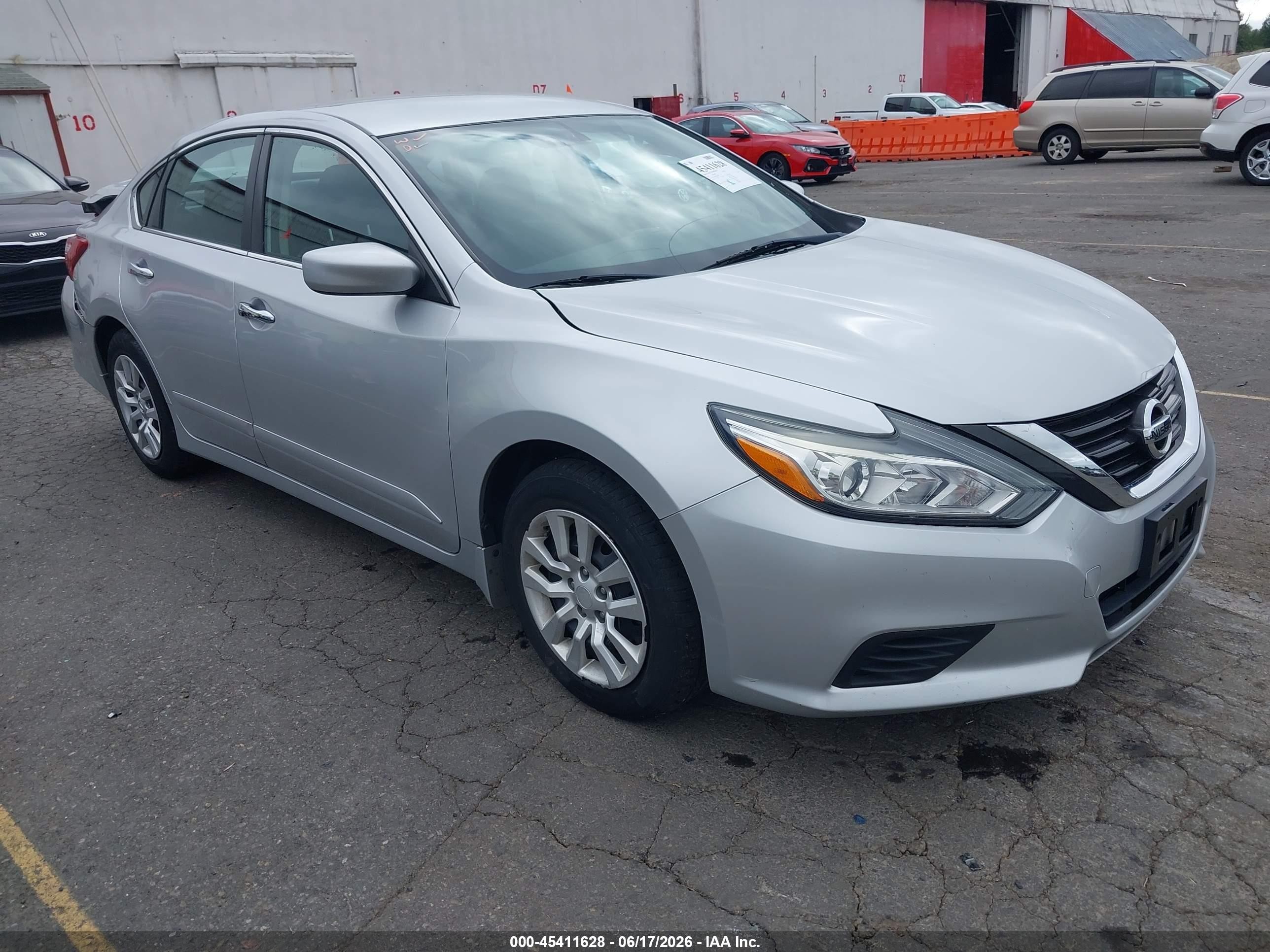 2018 Nissan Altima SL, VIN 1N4AL3APXJC260890 — Rear end