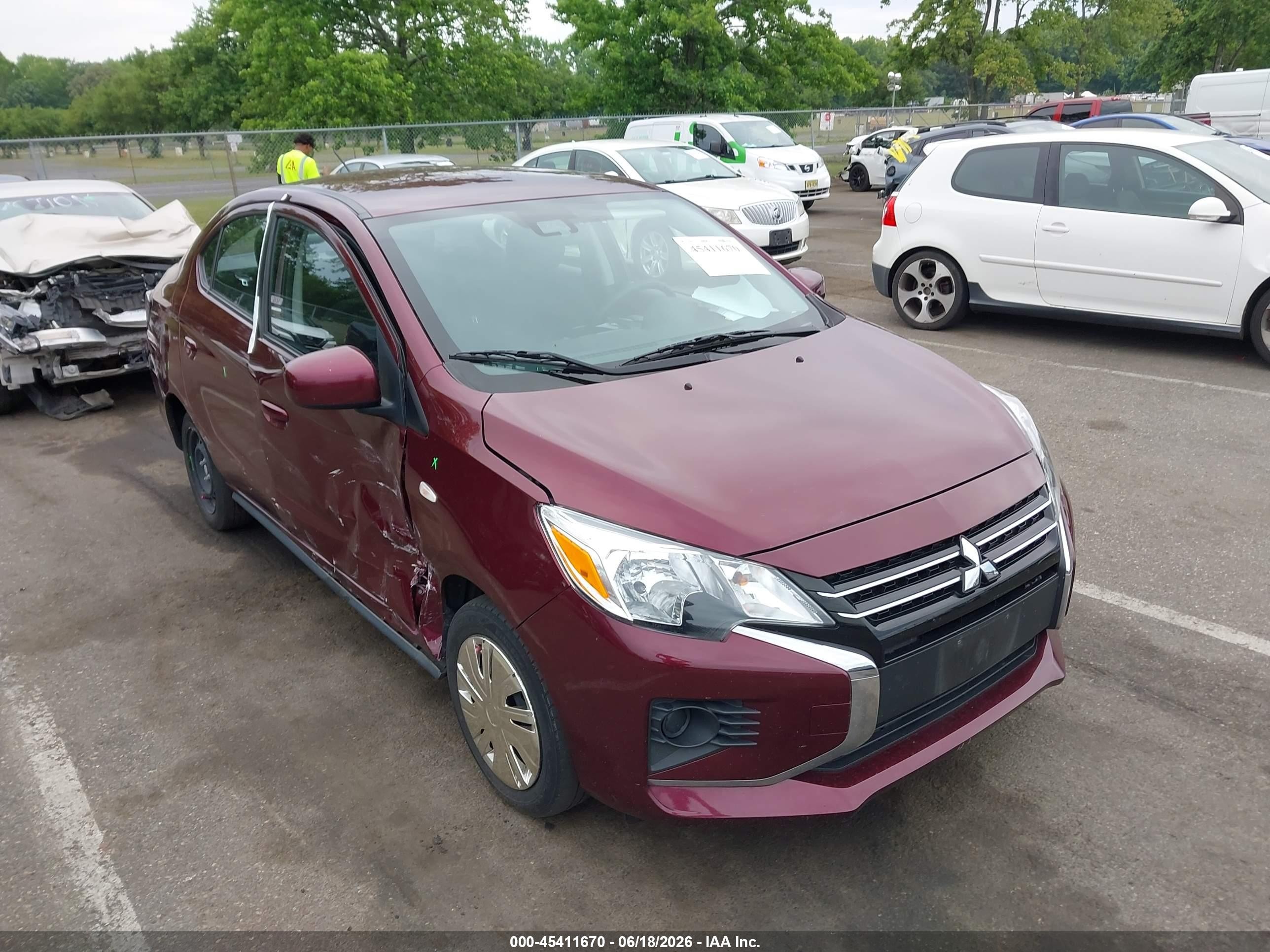 2024 Mitsubishi Mirage ES, VIN ML32FUFJ9RHF04582 — Бок