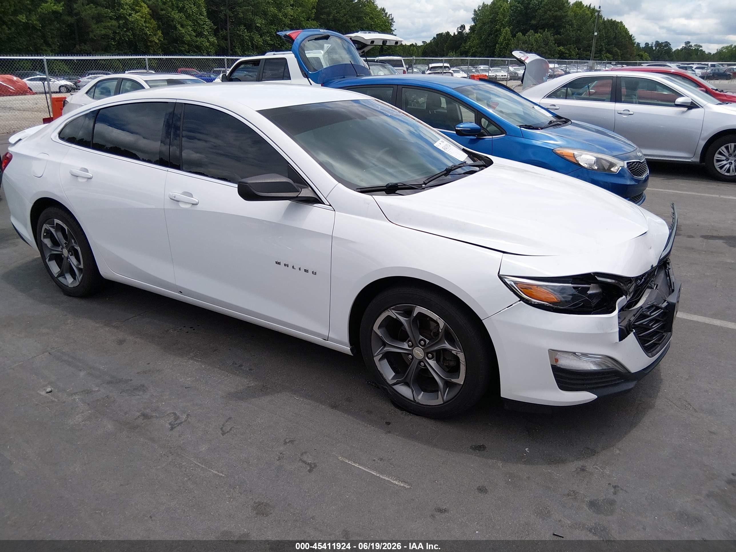 2019 Chevrolet Malibu RS, VIN 1G1ZG5ST9KF210595 — Перед