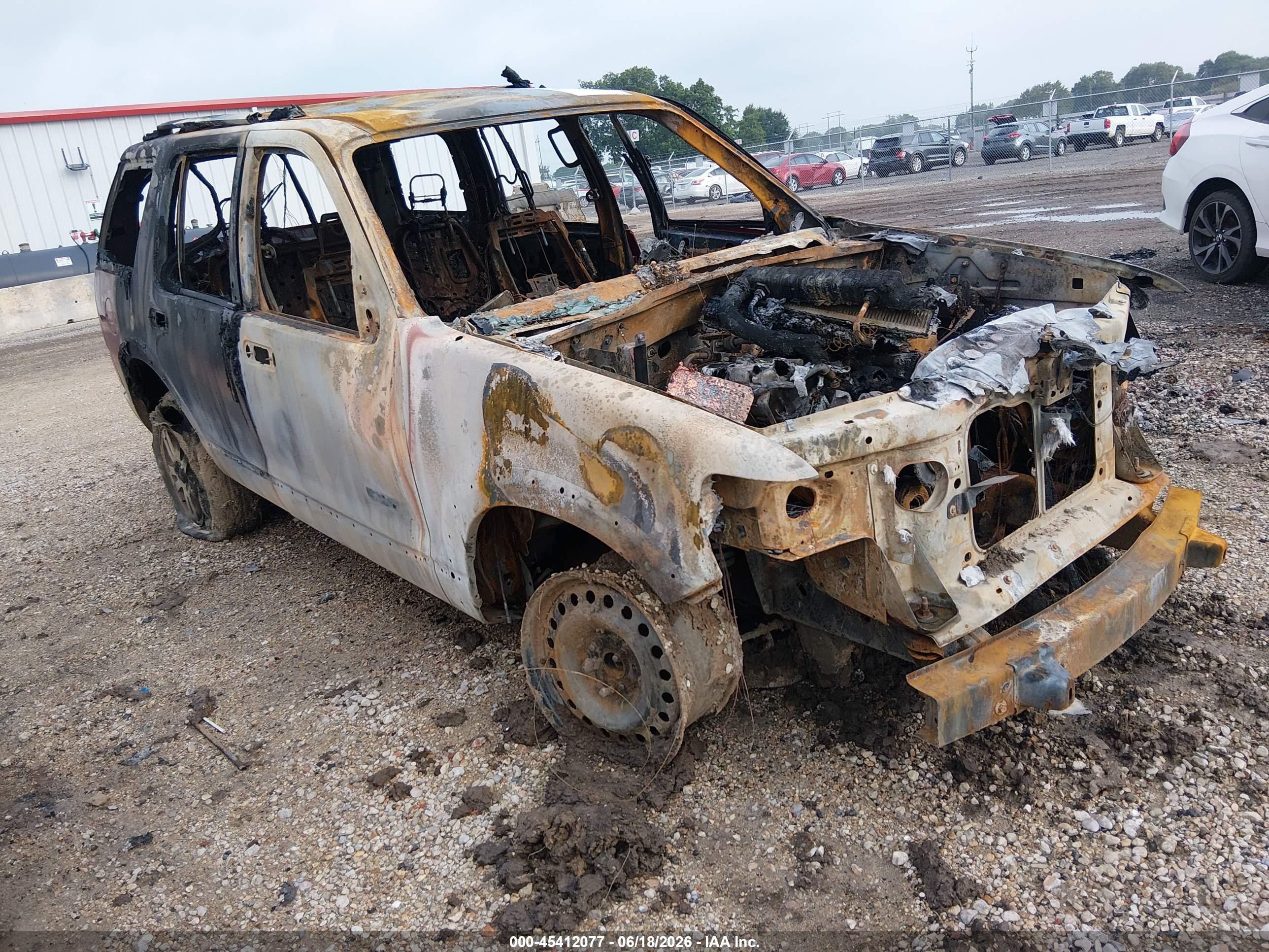2007 Ford Explorer Eddie Bauer, VIN 1FMEU64E27UB25096 — Burn