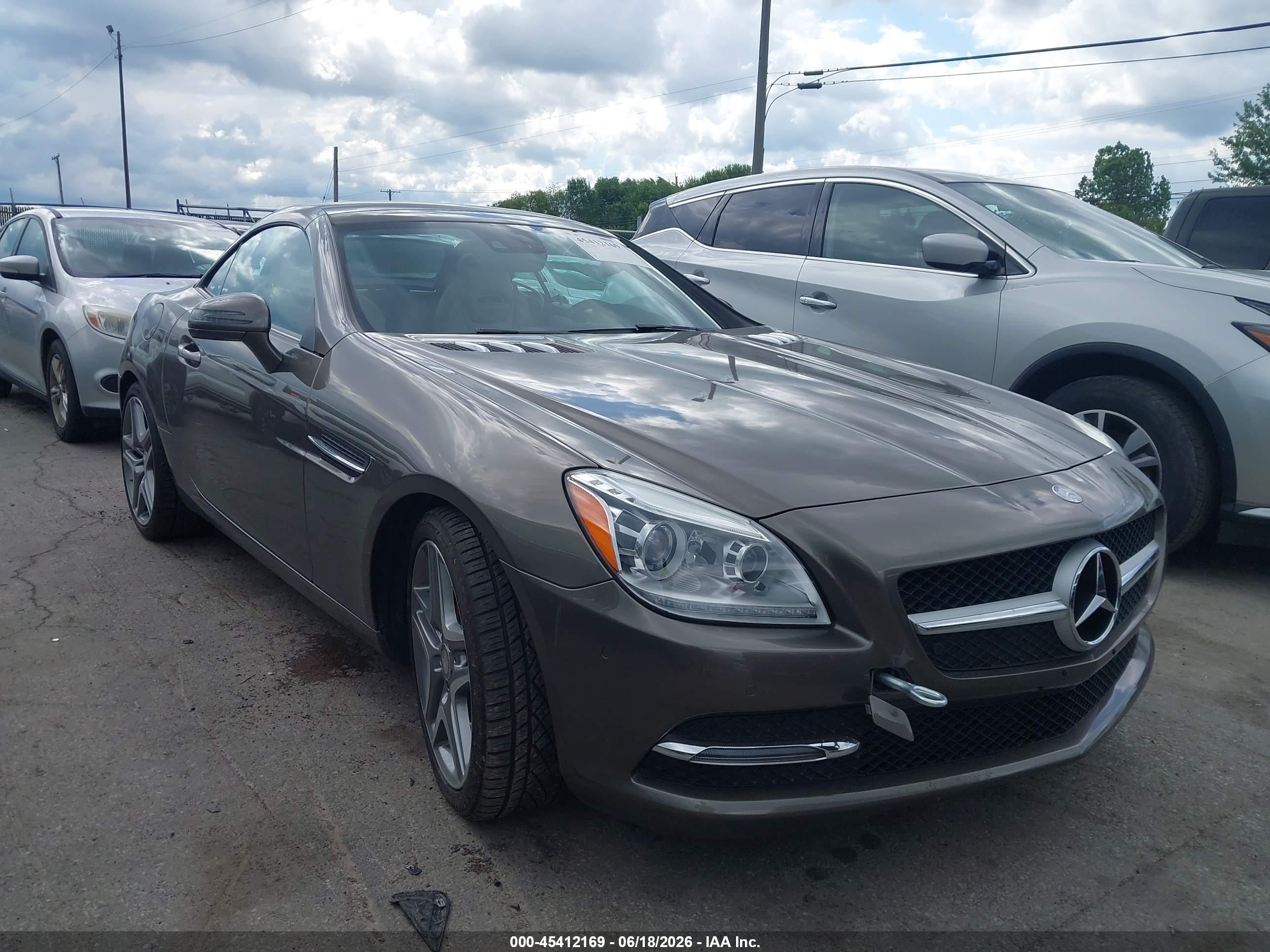 2015 Mercedes-Benz SLK 250, VIN WDDPK4HA6FF099612 — Front end
