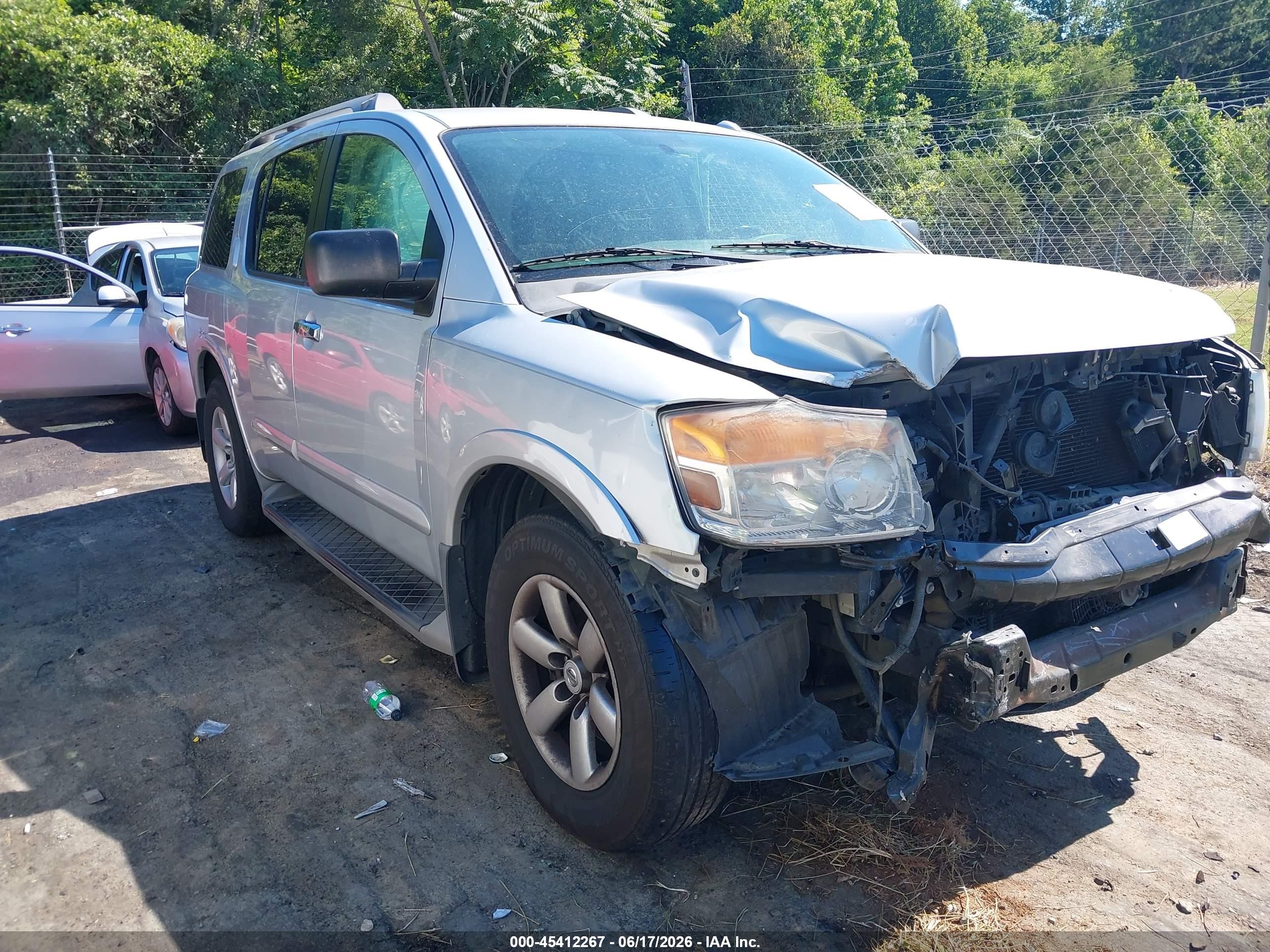 2015 Nissan Armada SV, VIN 5N1BA0ND8FN605196 — Front end