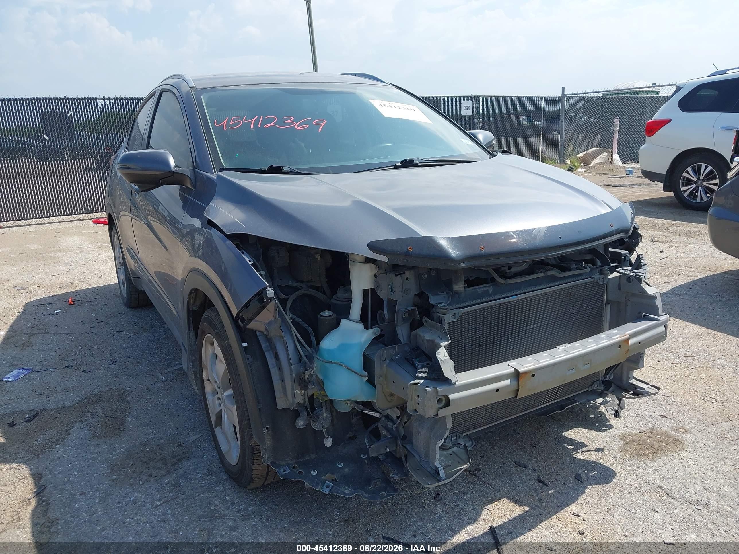 2016 Honda HR-V EX-L, VIN 3CZRU5H72GM728088 — Front end