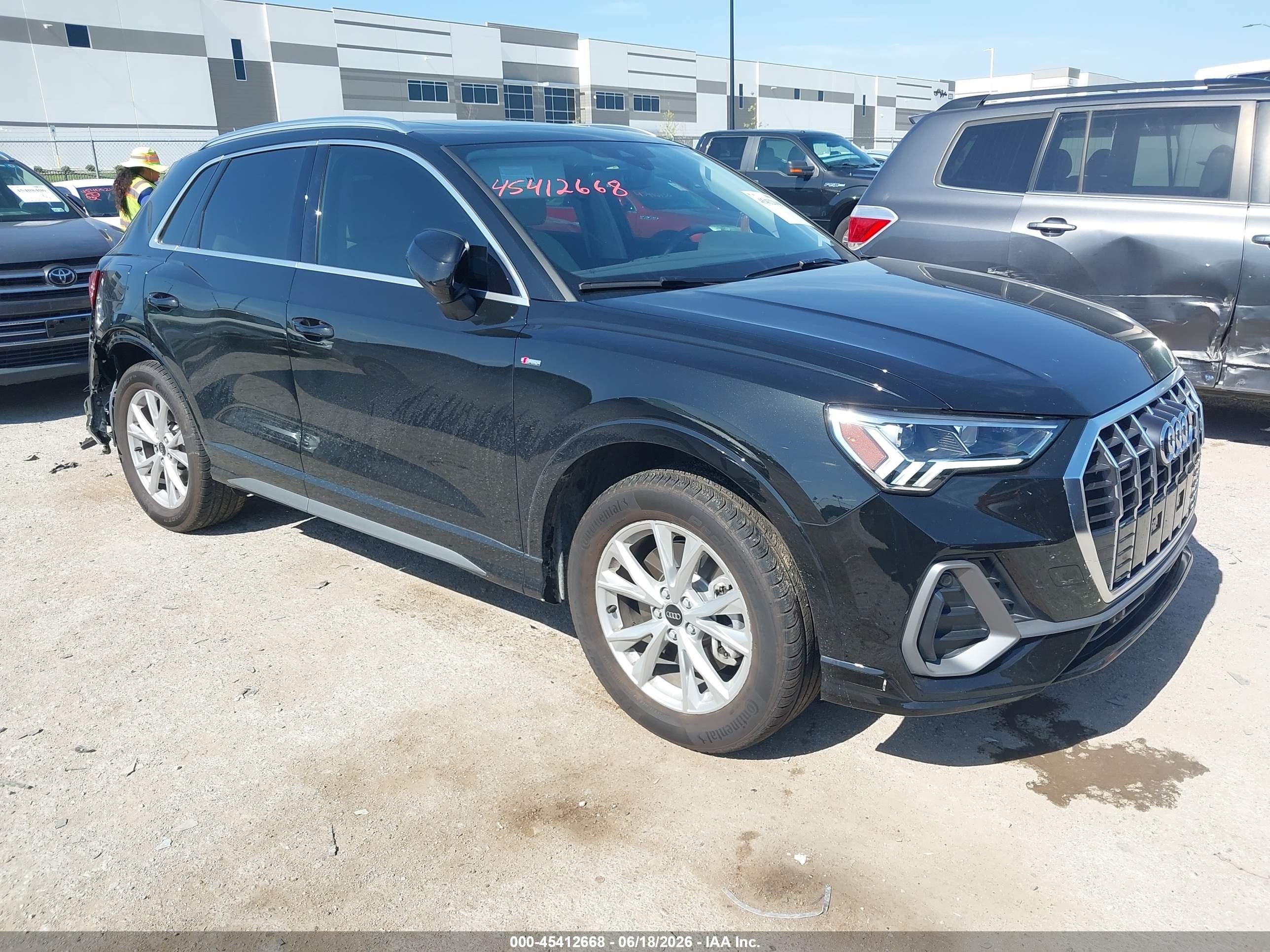 2024 Audi Q3 S line Premium, VIN WA1DECF30R1097806 — Зад