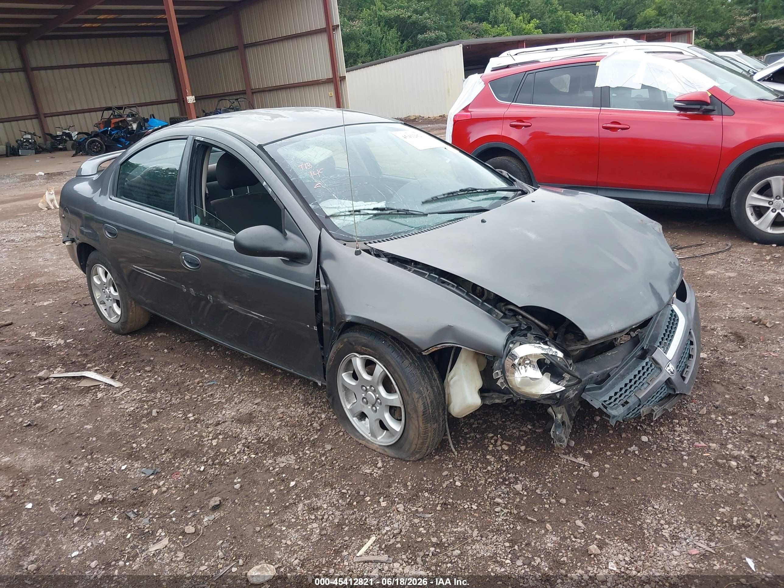 2004 Dodge Neon SXT, VIN 1B3ES56C44D564250 — Front end