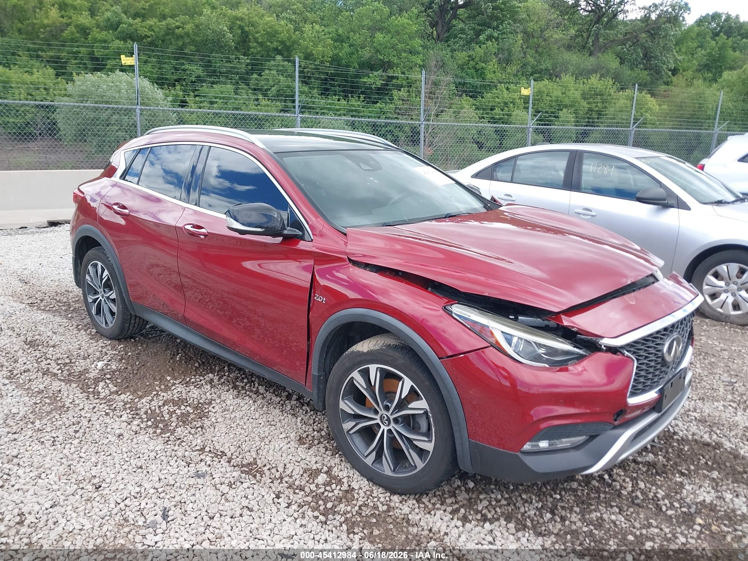 2019 Infiniti QX30 Essential, VIN SJKCH5CR3KA009945 — Front end