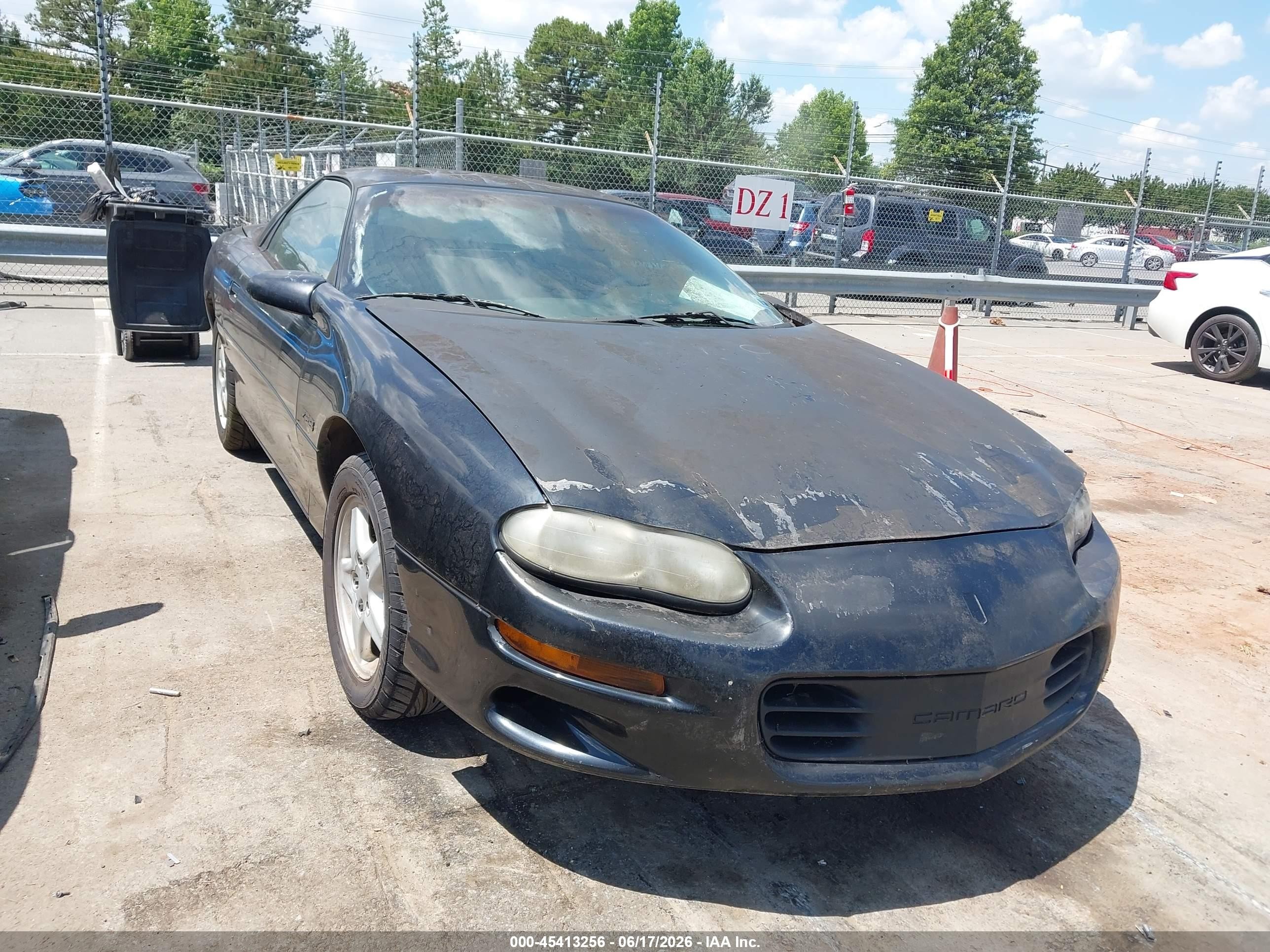 1998 Chevrolet Camaro Z28, VIN 2G1FP22GXW2152363 — Normal wear