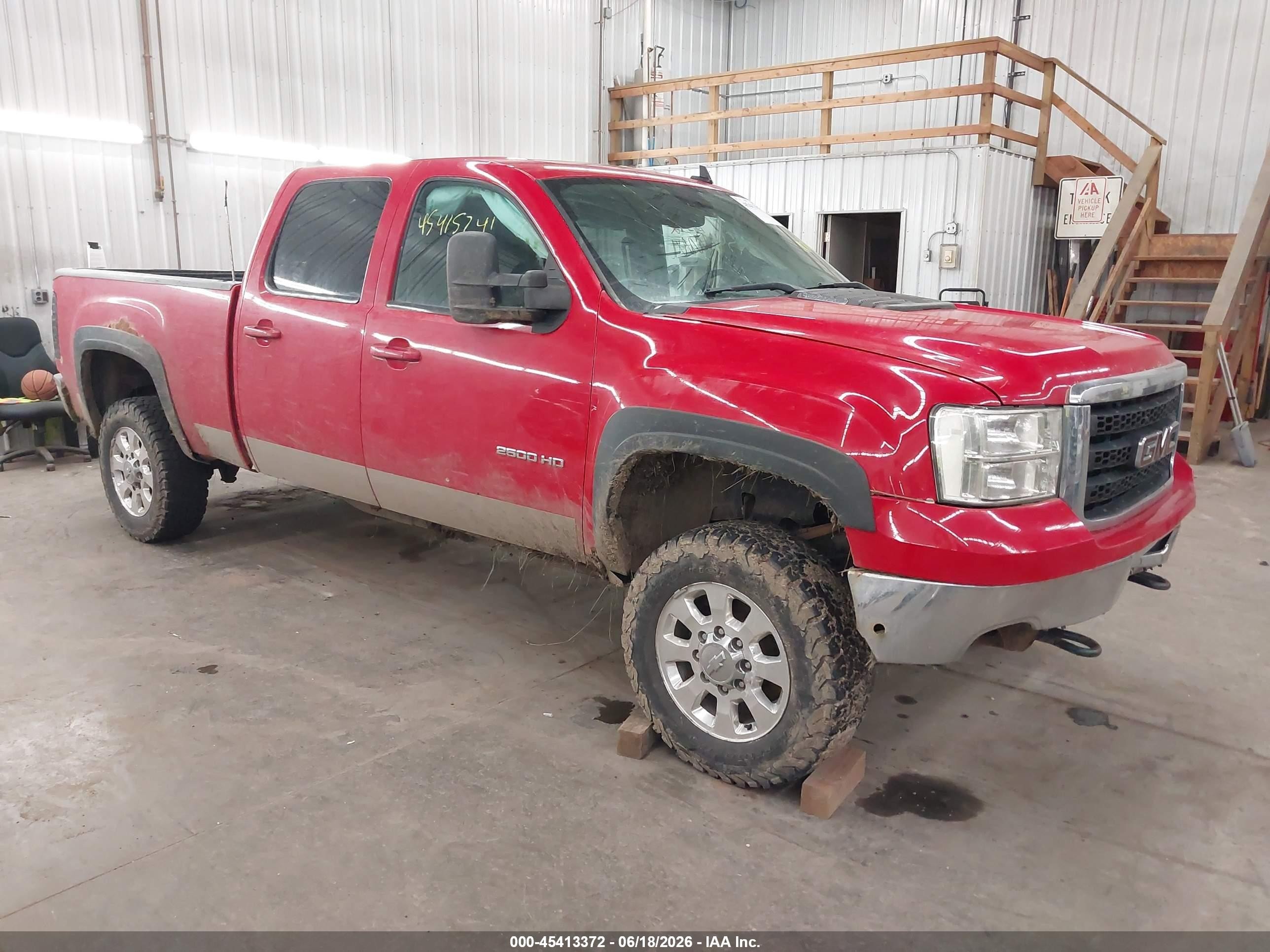 2012 GMC Sierra 2500HD SLT, VIN 1GT121EG8CF125811 — Rear end