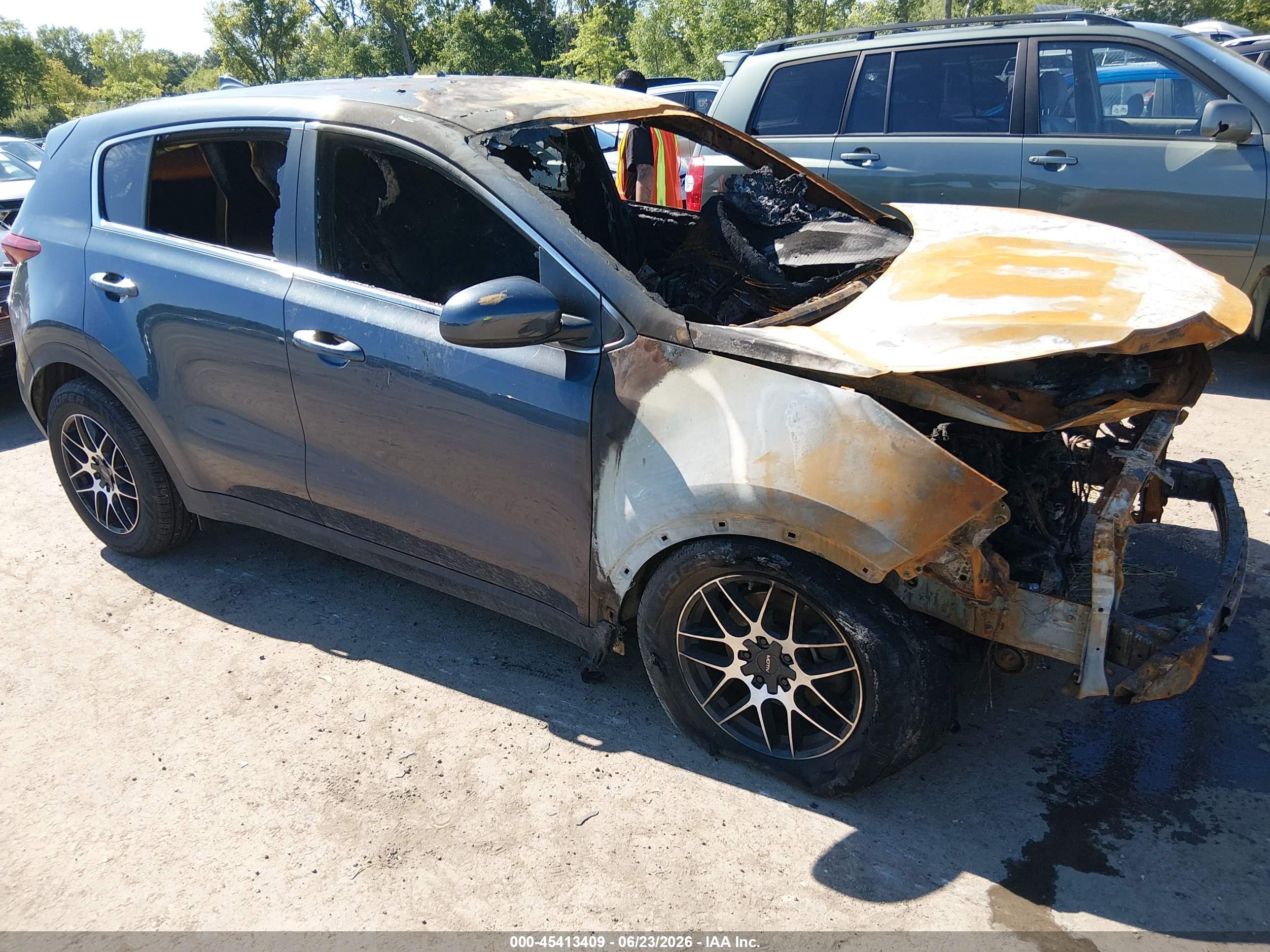 2020 Kia Sportage LX, VIN KNDPMCAC1L7678751 — Engine fire
