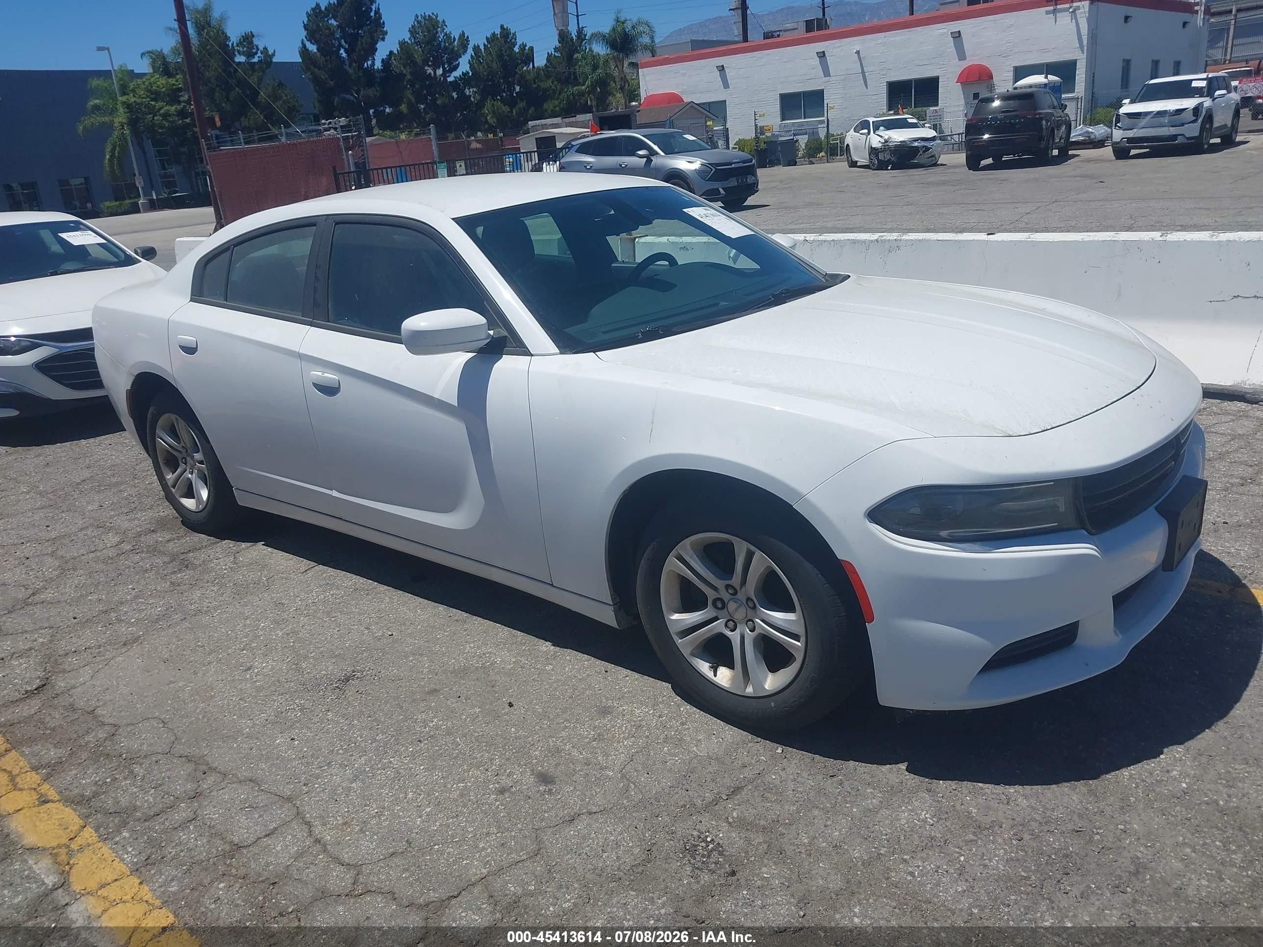 2020 Dodge Charger SXT, VIN 2C3CDXBG5LH100443 — Front end