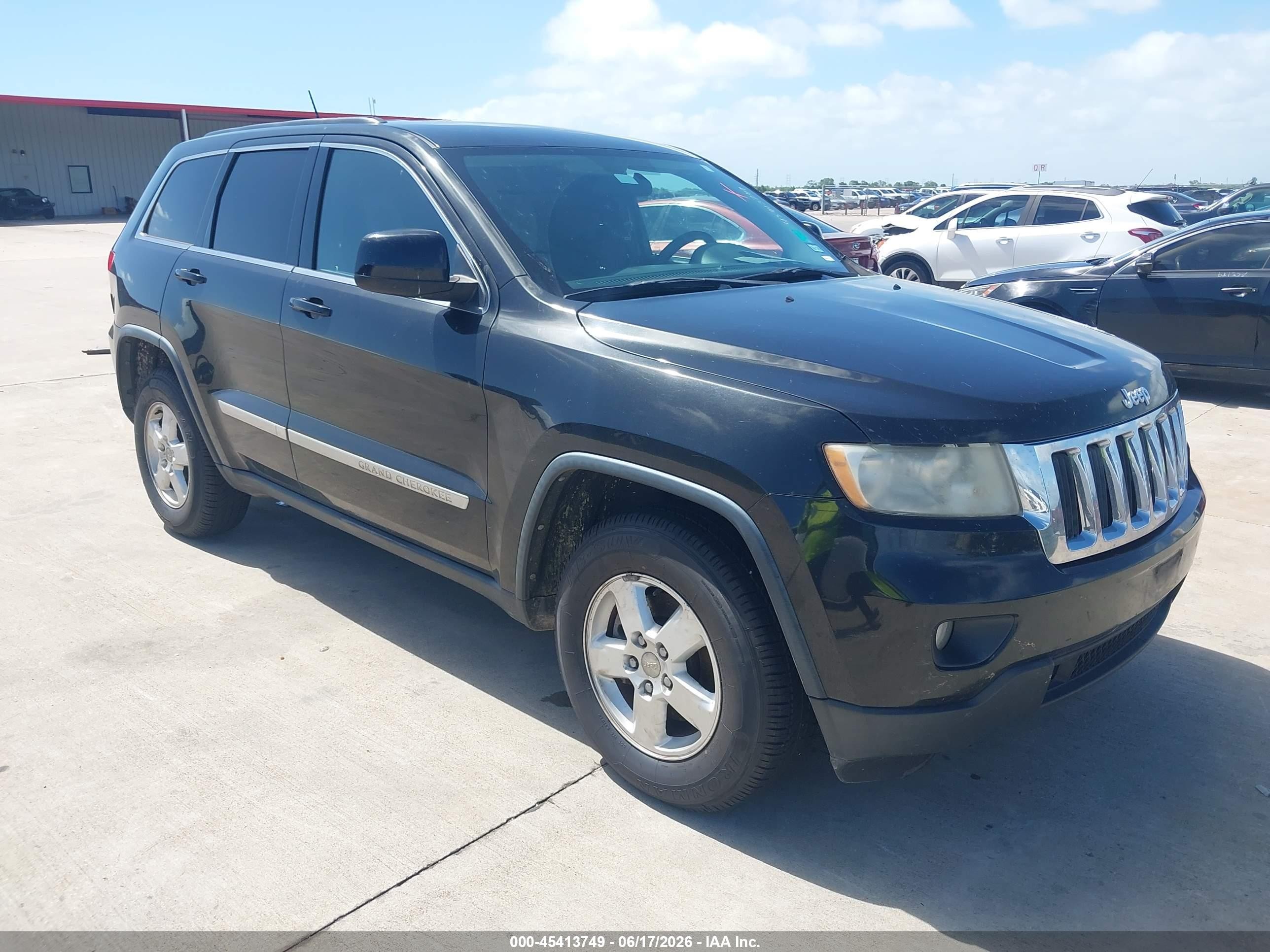 2013 Jeep Grand Cherokee Laredo, VIN 1C4RJEAG3DC646683 — Normal wear