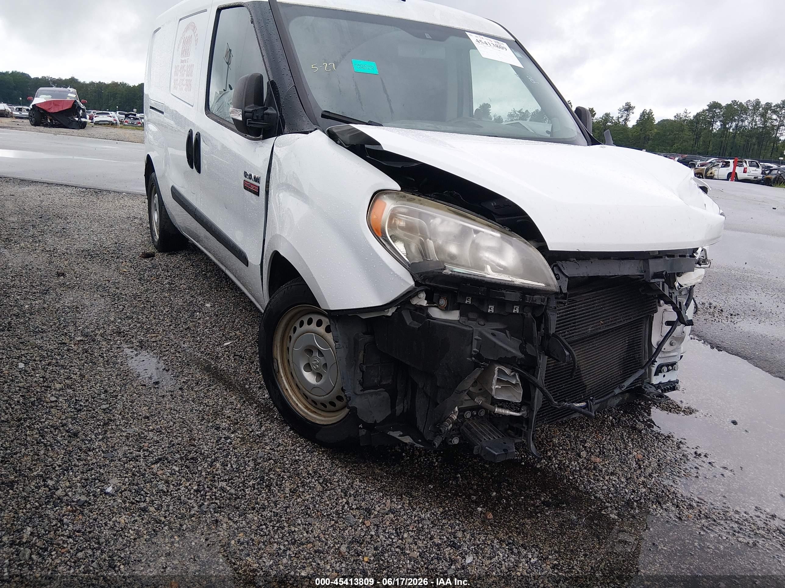 2016 Ram ProMaster City Cargo Tradesman, VIN ZFBERFATXG6B21543 — Front end