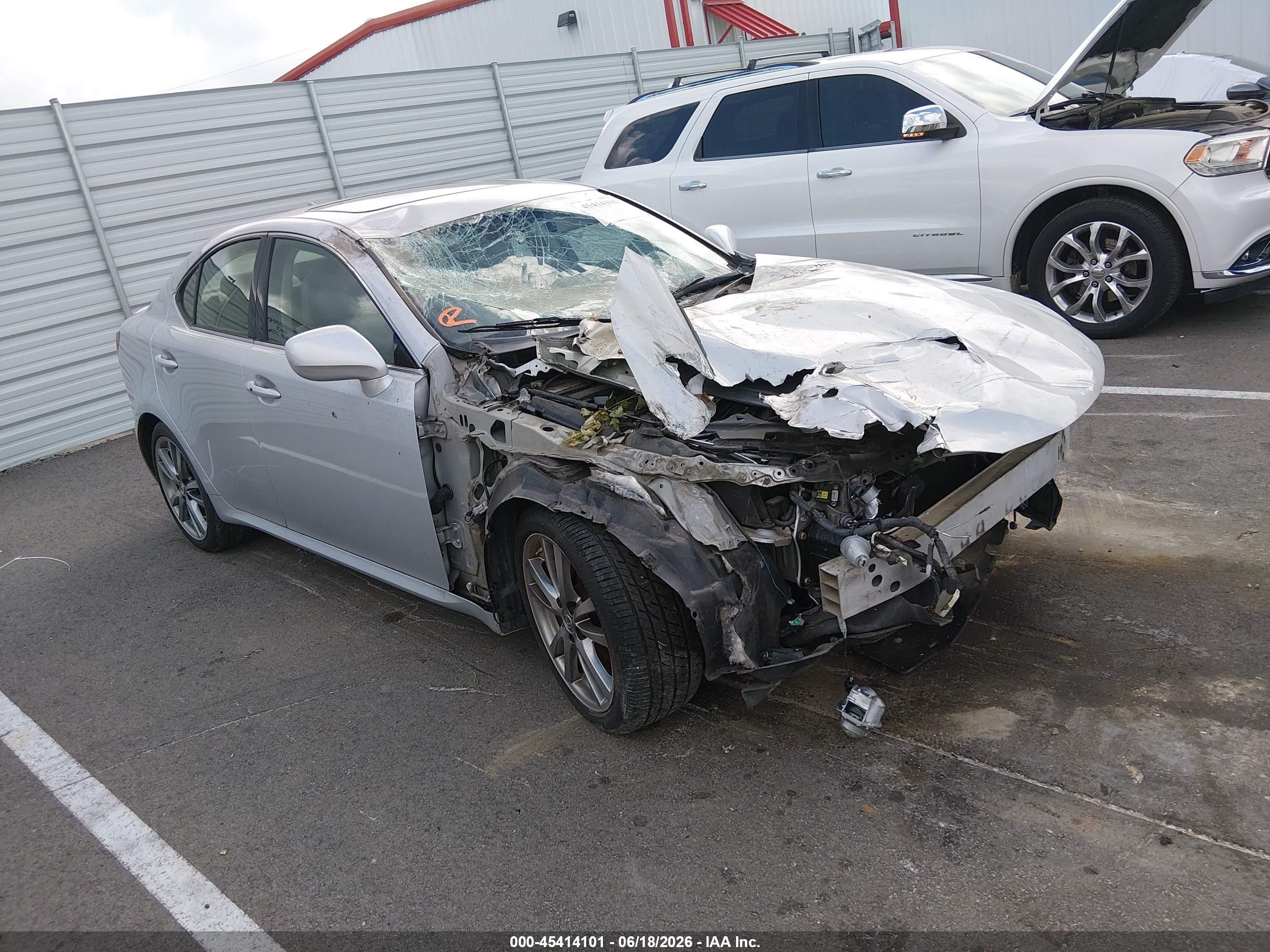 2008 Lexus IS 250, VIN JTHBK262285081264 — Front end