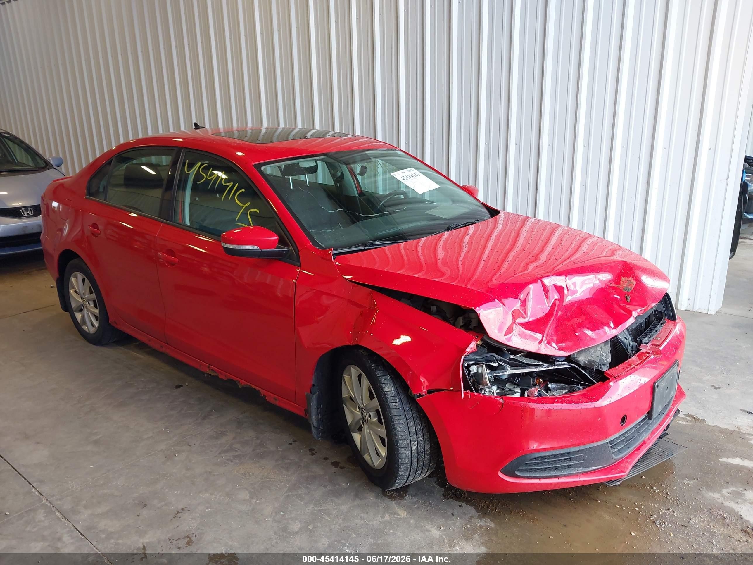 2012 Volkswagen Jetta SE, VIN 3VWBP7AJXCM322213 — Front end