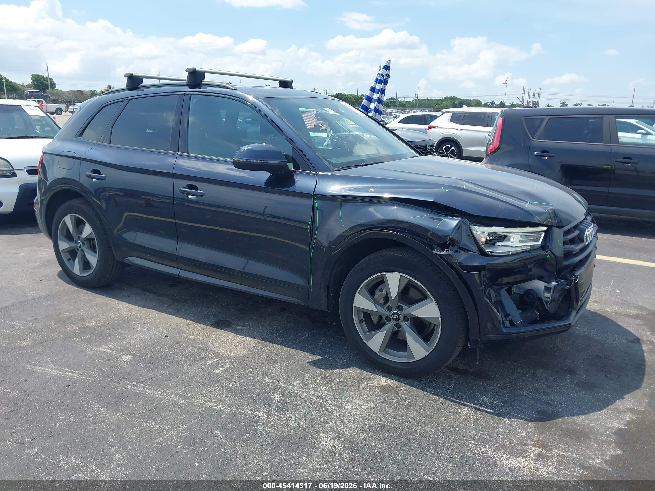 2020 Audi Q5 Premium, VIN WA1ANAFY3L2084312 — Front end