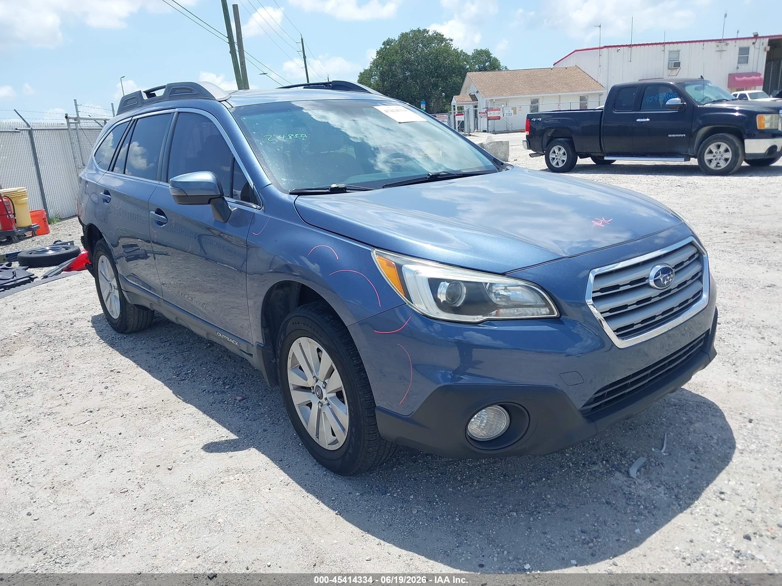 2017 Subaru Outback Premium, VIN 4S4BSAHC3H3249146 — Rear end