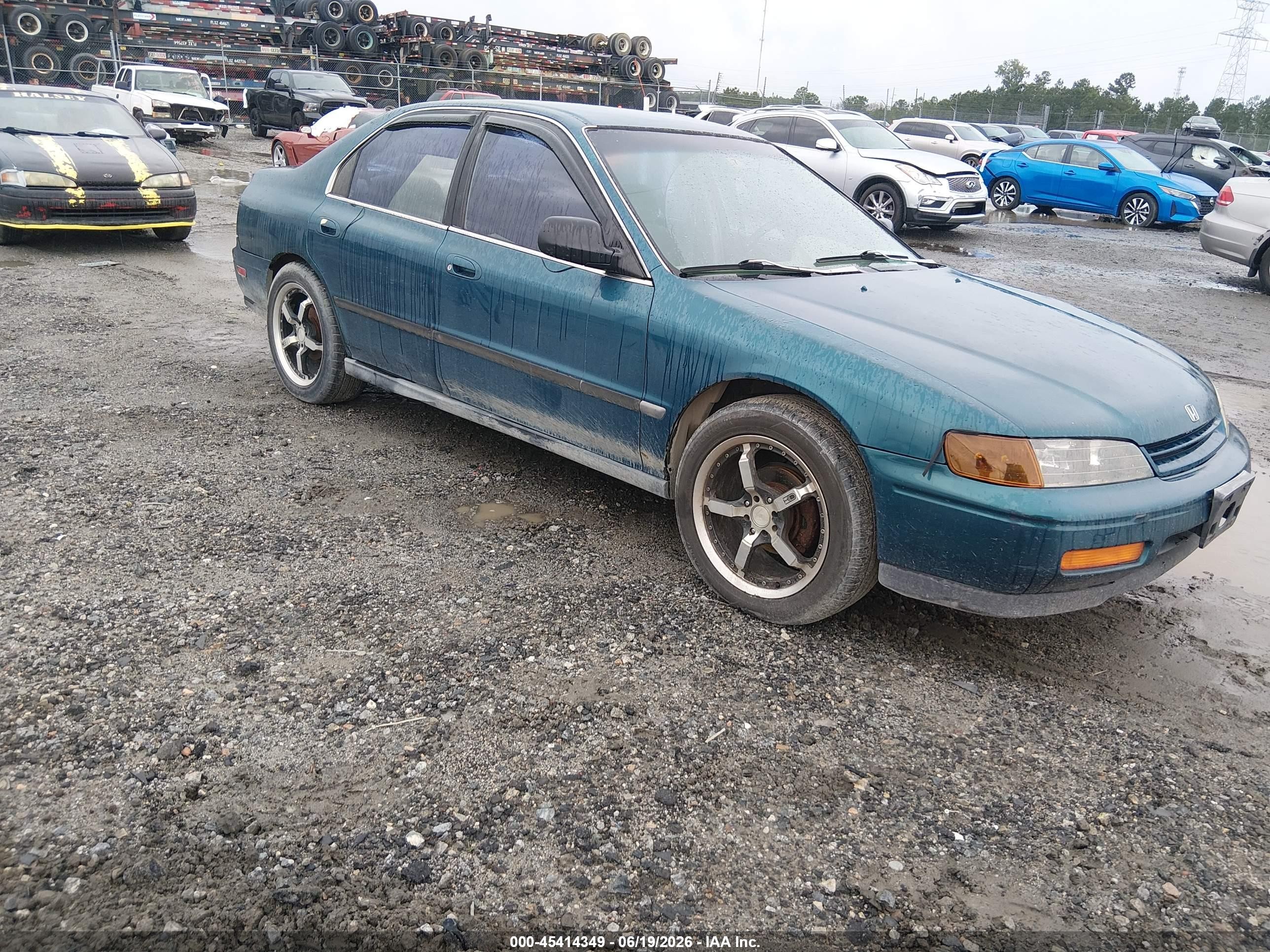 1994 Honda Accord LX, VIN 1HGCD563XRA179107 — Side