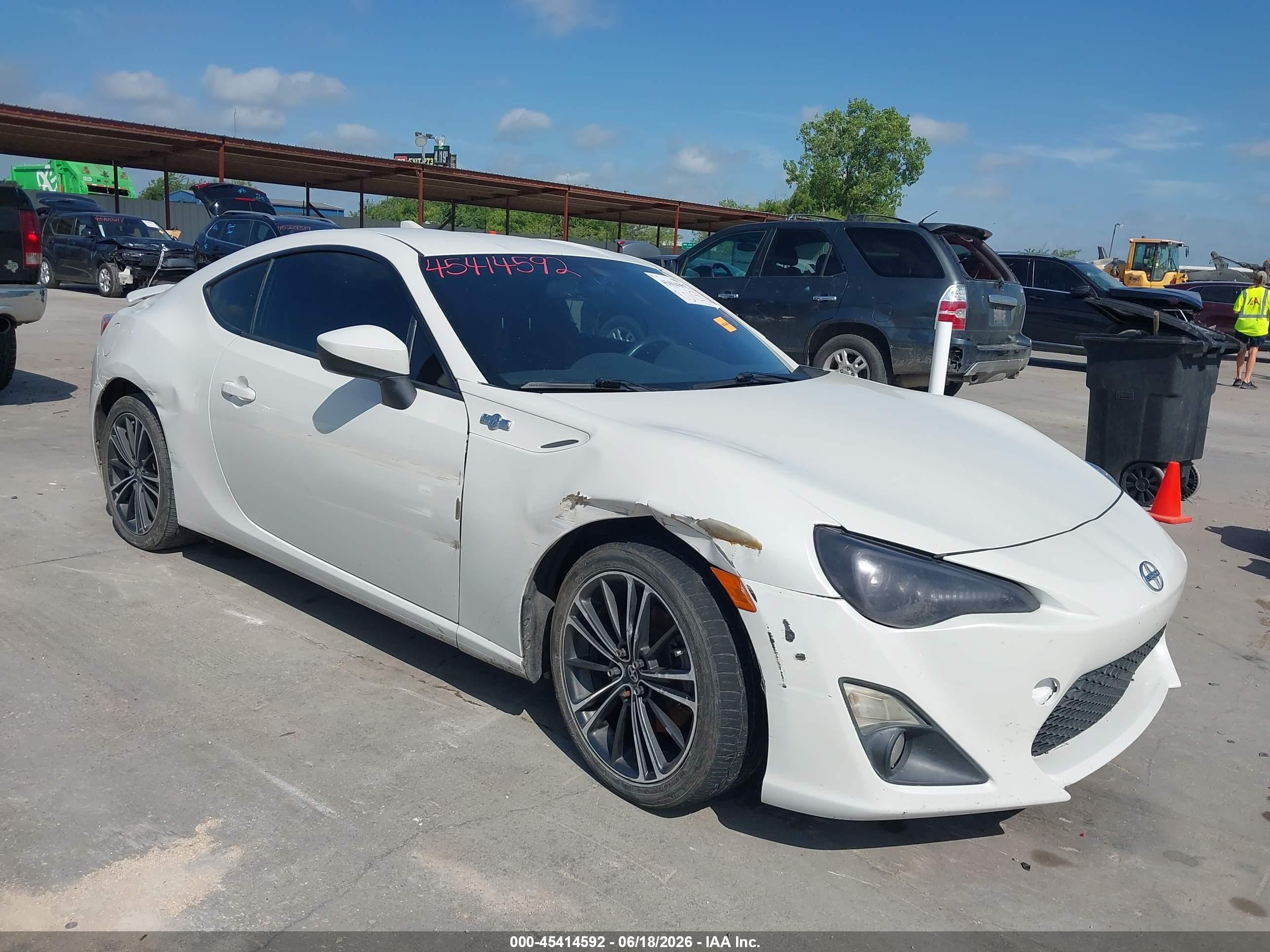 2015 Scion FR-S, VIN JF1ZNAA14F9704119 — Side