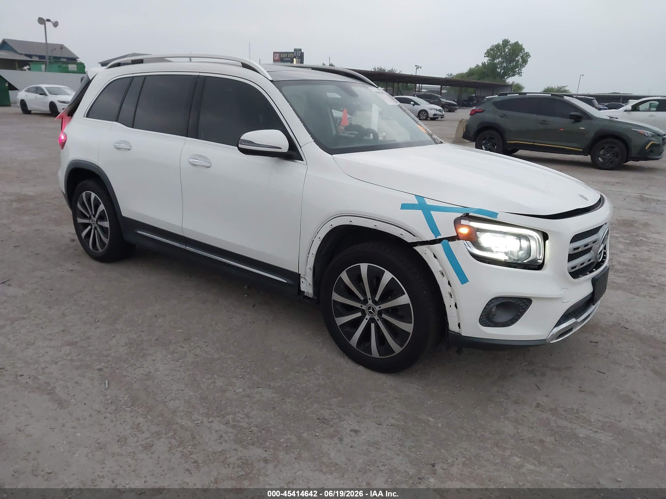 2022 Mercedes-Benz GLB 250, VIN W1N4M4GB3NW173870 — Front end