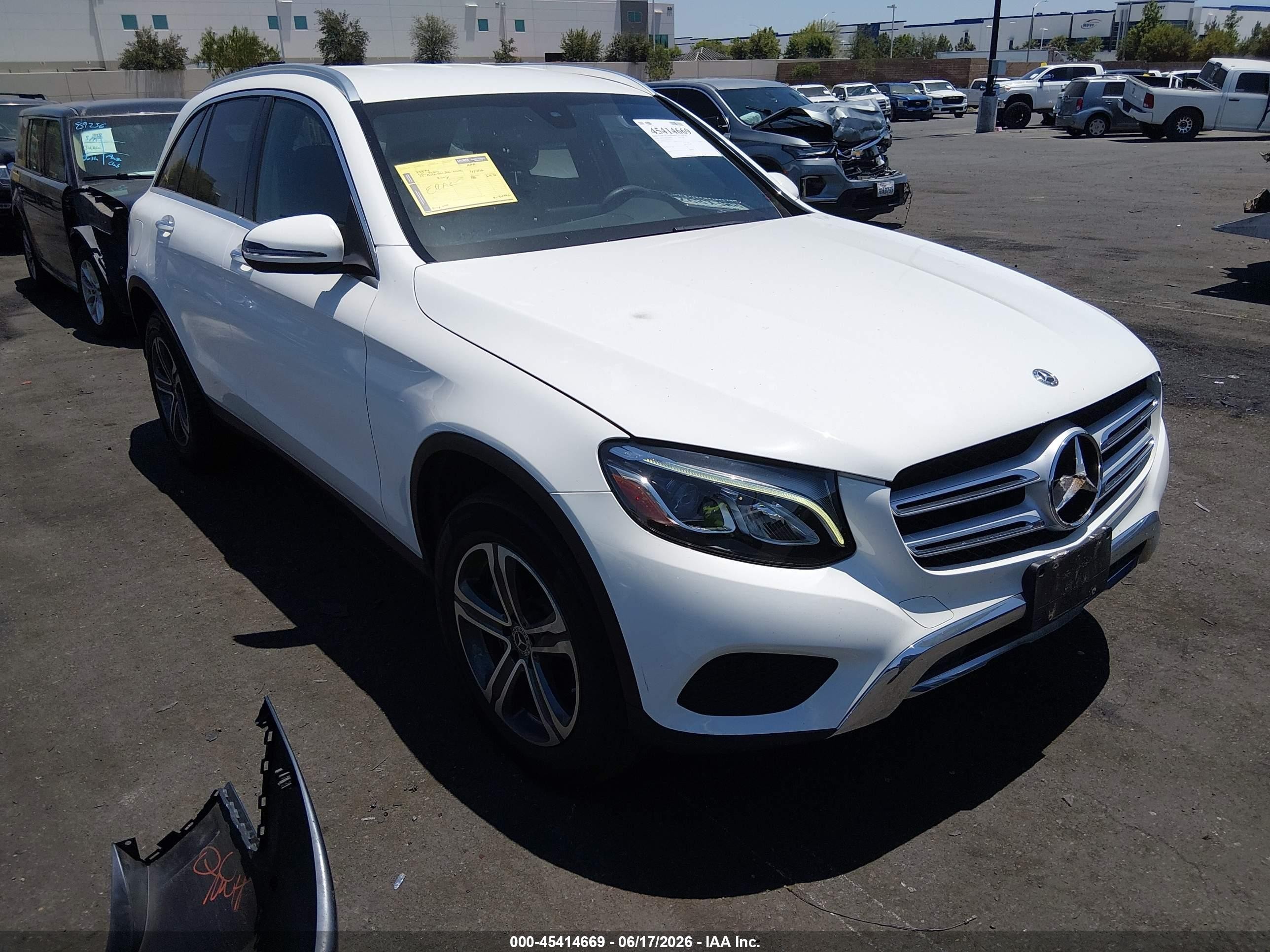 2019 Mercedes-Benz GLC 300, VIN WDC0G4JB9KV189217 — Side