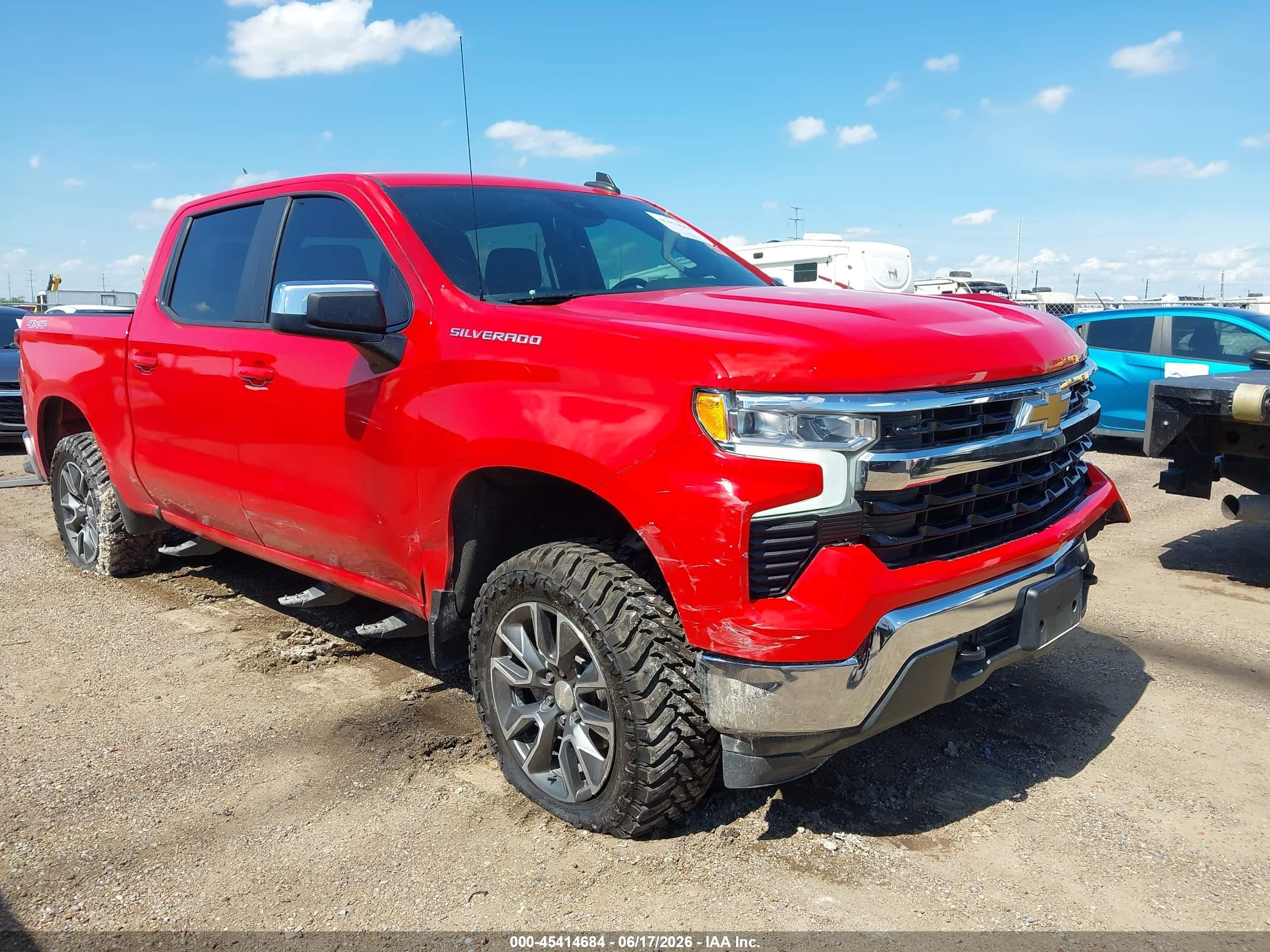 2022 Chevrolet Silverado 1500 LT, VIN 1GCPDDEK8NZ593176 — Перед